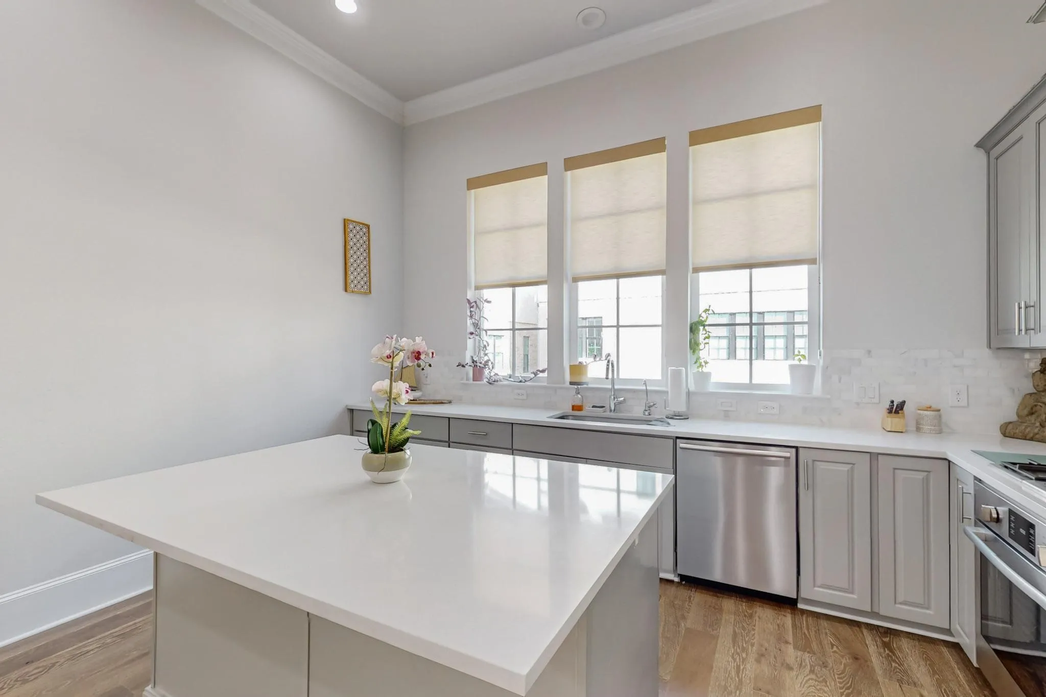 Townhouse For Rent in Dallas County , 638 Dalton Lane 802, Irving, Texas 75039, 2 Bedroom, 3 Bathroom, 2 Garage spaces, 1,319 Sqft, built in 2020, mls#21289391, Real Estate Agent in Irving, Homes For Rent in Dallas county, Homes For Rent in Irving, Realtor in Irving Texas, Real Estate Brokerage Independent Realty Texas, Luminita Cordes Realtor