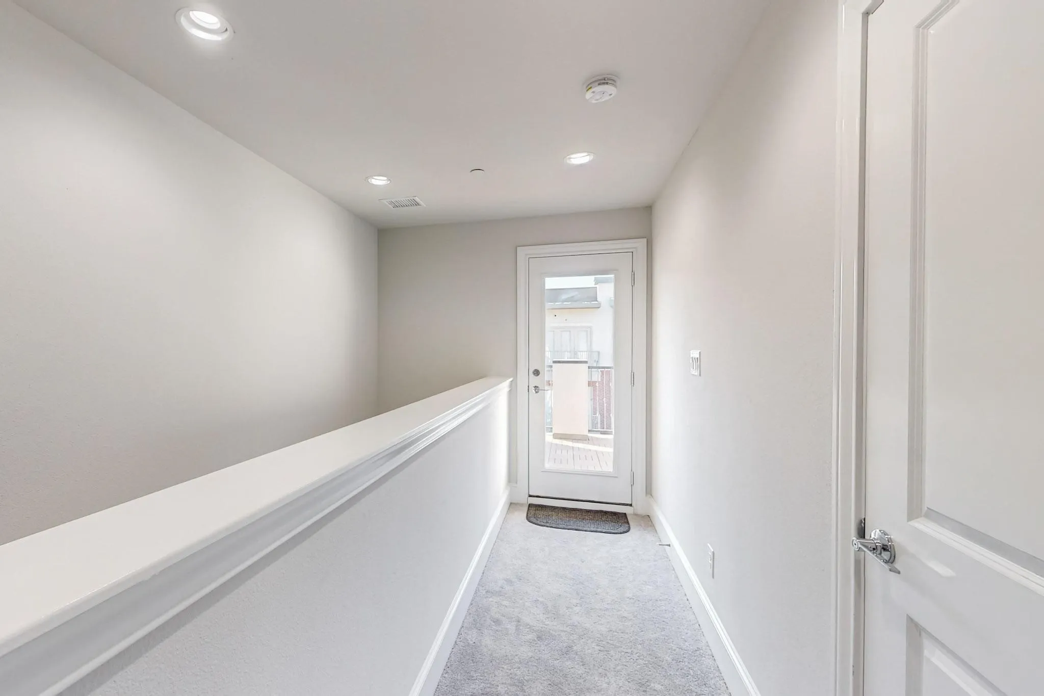 Townhouse For Rent in Dallas County , 638 Dalton Lane 802, Irving, Texas 75039, 2 Bedroom, 3 Bathroom, 2 Garage spaces, 1,319 Sqft, built in 2020, mls#21289391, Real Estate Agent in Irving, Homes For Rent in Dallas county, Homes For Rent in Irving, Realtor in Irving Texas, Real Estate Brokerage Independent Realty Texas, Luminita Cordes Realtor