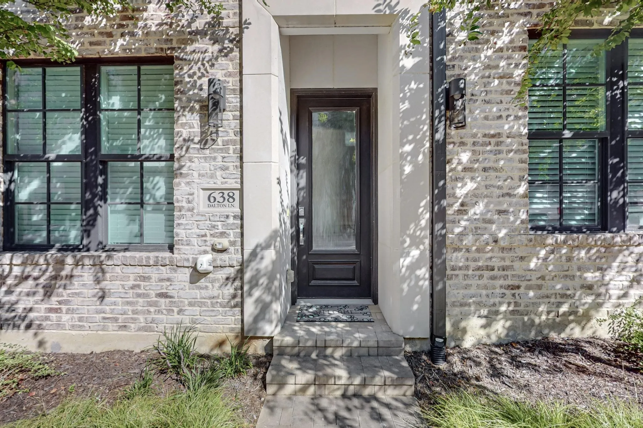 Townhouse For Rent in Dallas County , 638 Dalton Lane 802, Irving, Texas 75039, 2 Bedroom, 3 Bathroom, 2 Garage spaces, 1,319 Sqft, built in 2020, mls#21289391, Real Estate Agent in Irving, Homes For Rent in Dallas county, Homes For Rent in Irving, Realtor in Irving Texas, Real Estate Brokerage Independent Realty Texas, Luminita Cordes Realtor