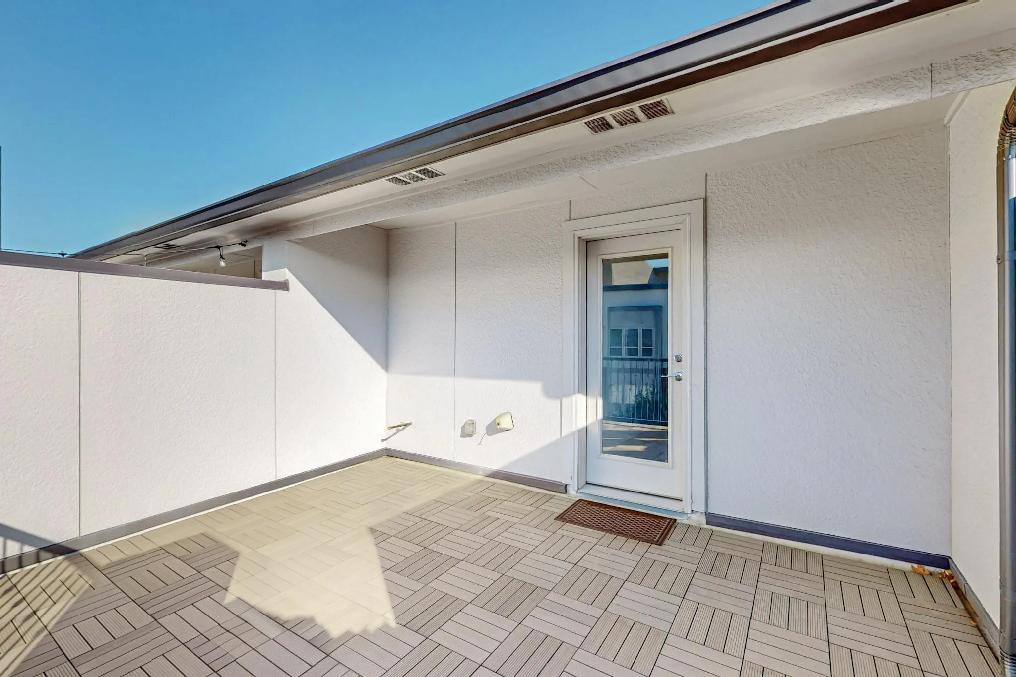 Townhouse For Rent in Dallas County , 638 Dalton Lane 802, Irving, Texas 75039, 2 Bedroom, 3 Bathroom, 2 Garage spaces, 1,319 Sqft, built in 2020, mls#21289391, Real Estate Agent in Irving, Homes For Rent in Dallas county, Homes For Rent in Irving, Realtor in Irving Texas, Real Estate Brokerage Independent Realty Texas, Luminita Cordes Realtor