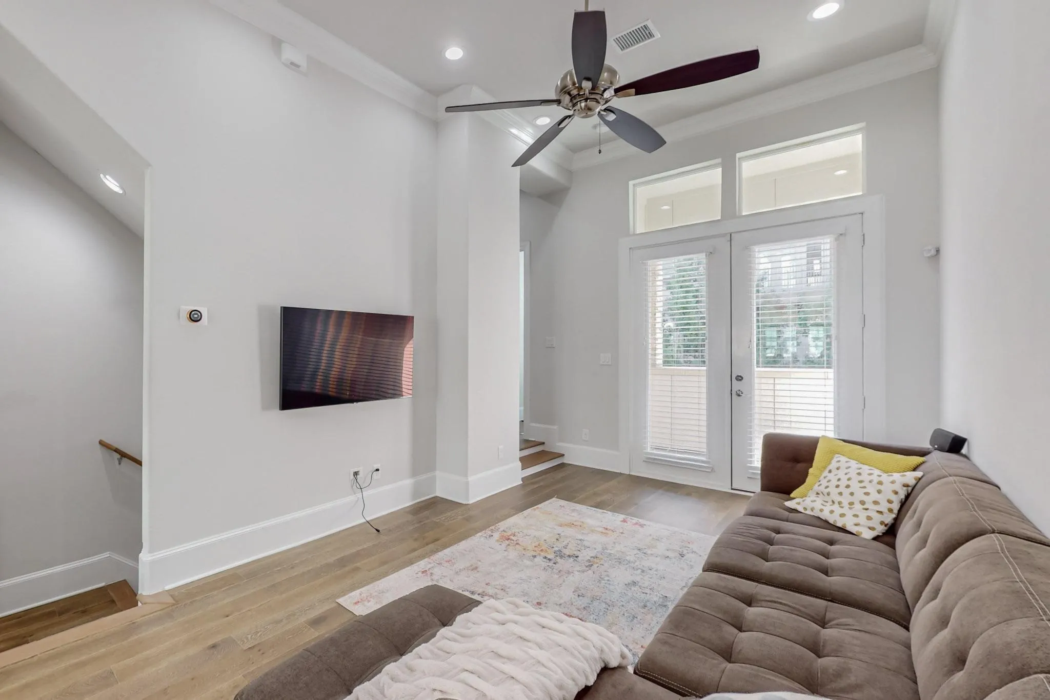 Townhouse For Rent in Dallas County , 638 Dalton Lane 802, Irving, Texas 75039, 2 Bedroom, 3 Bathroom, 2 Garage spaces, 1,319 Sqft, built in 2020, mls#21289391, Real Estate Agent in Irving, Homes For Rent in Dallas county, Homes For Rent in Irving, Realtor in Irving Texas, Real Estate Brokerage Independent Realty Texas, Luminita Cordes Realtor