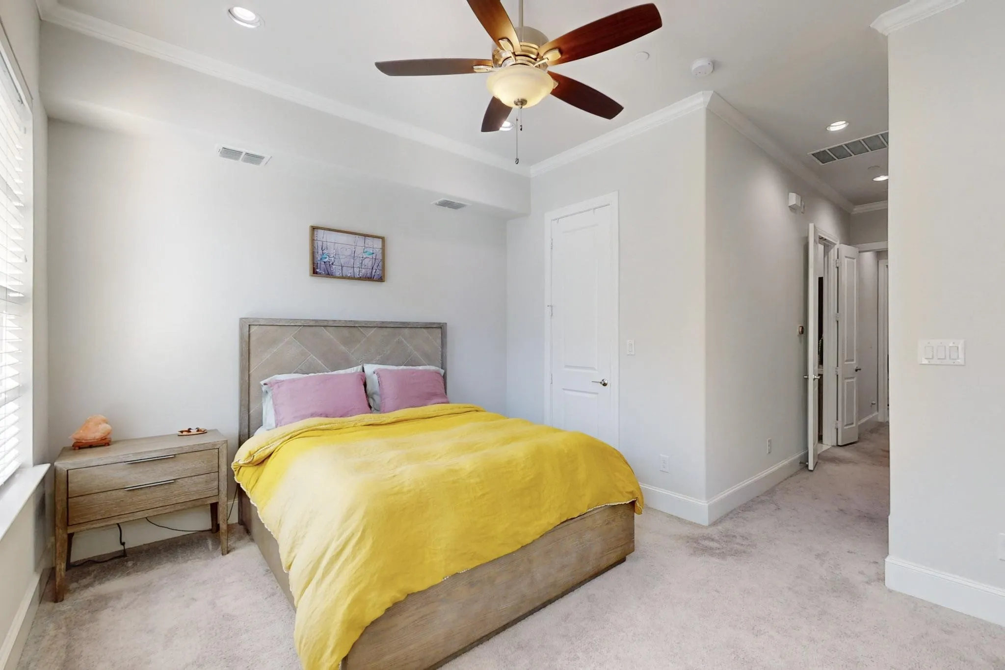 Townhouse For Rent in Dallas County , 638 Dalton Lane 802, Irving, Texas 75039, 2 Bedroom, 3 Bathroom, 2 Garage spaces, 1,319 Sqft, built in 2020, mls#21289391, Real Estate Agent in Irving, Homes For Rent in Dallas county, Homes For Rent in Irving, Realtor in Irving Texas, Real Estate Brokerage Independent Realty Texas, Luminita Cordes Realtor