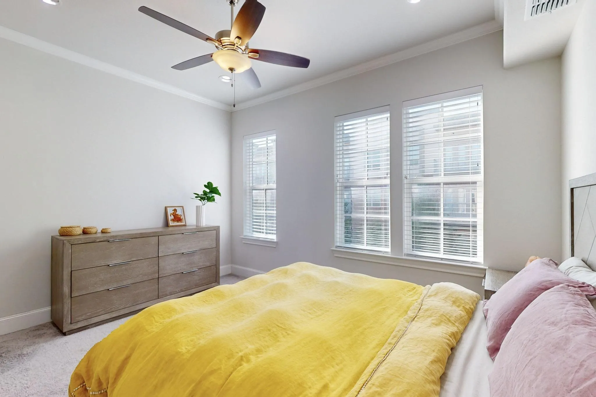 Townhouse For Rent in Dallas County , 638 Dalton Lane 802, Irving, Texas 75039, 2 Bedroom, 3 Bathroom, 2 Garage spaces, 1,319 Sqft, built in 2020, mls#21289391, Real Estate Agent in Irving, Homes For Rent in Dallas county, Homes For Rent in Irving, Realtor in Irving Texas, Real Estate Brokerage Independent Realty Texas, Luminita Cordes Realtor