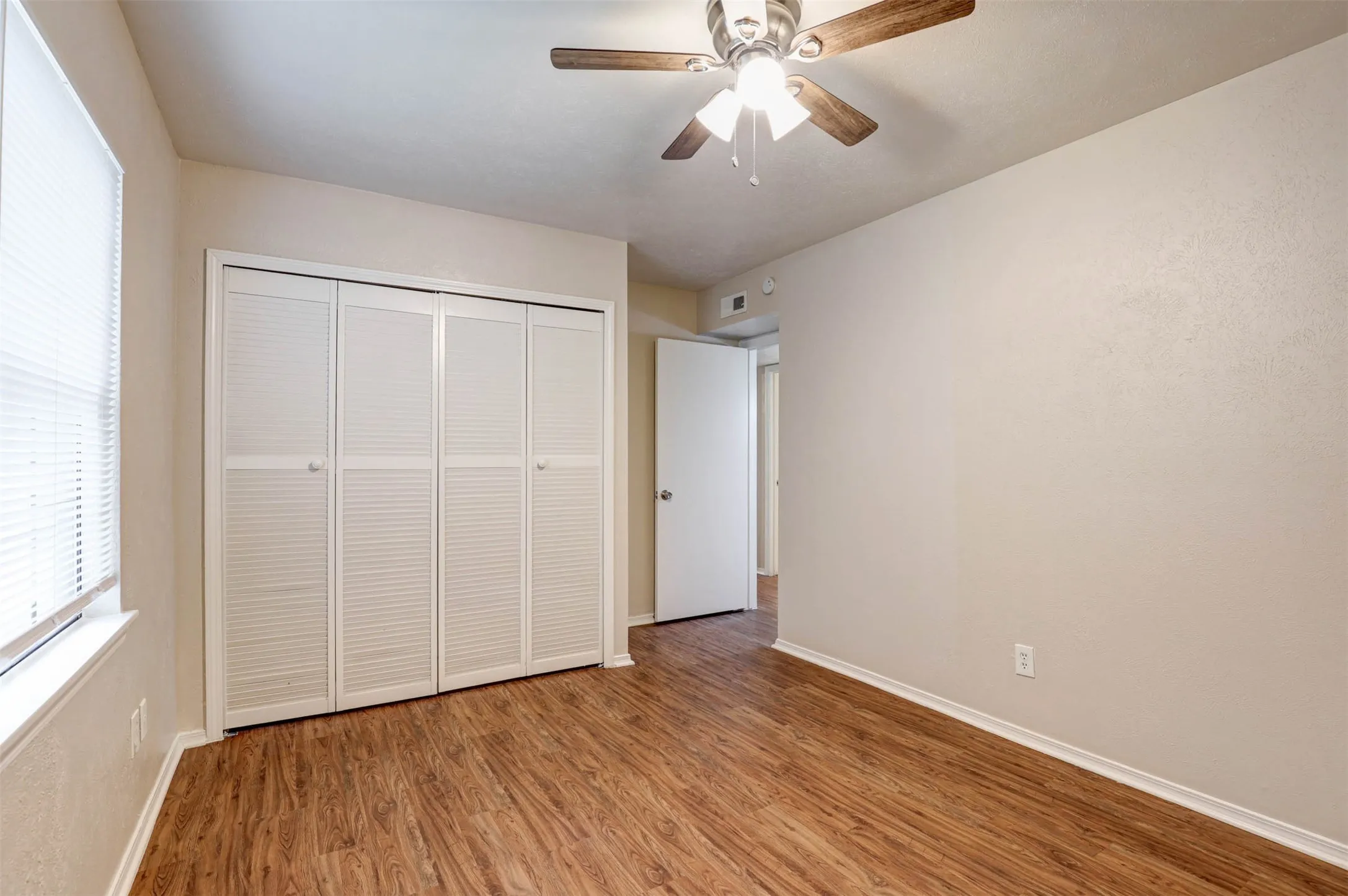 Single Family Residence For Sale in Dallas County , 620 Nora Lane, De Soto, Texas 75115, 3 Bedroom, 2 Bathroom, 2 Garage spaces, 1,837 Sqft, built in 1983, mls#21293338, Real Estate Agent in De Soto, Homes For Sale in Dallas county, Homes For Sale in De Soto, Realtor in De Soto Texas, Real Estate Brokerage Independent Realty Texas, Luminita Cordes Realtor