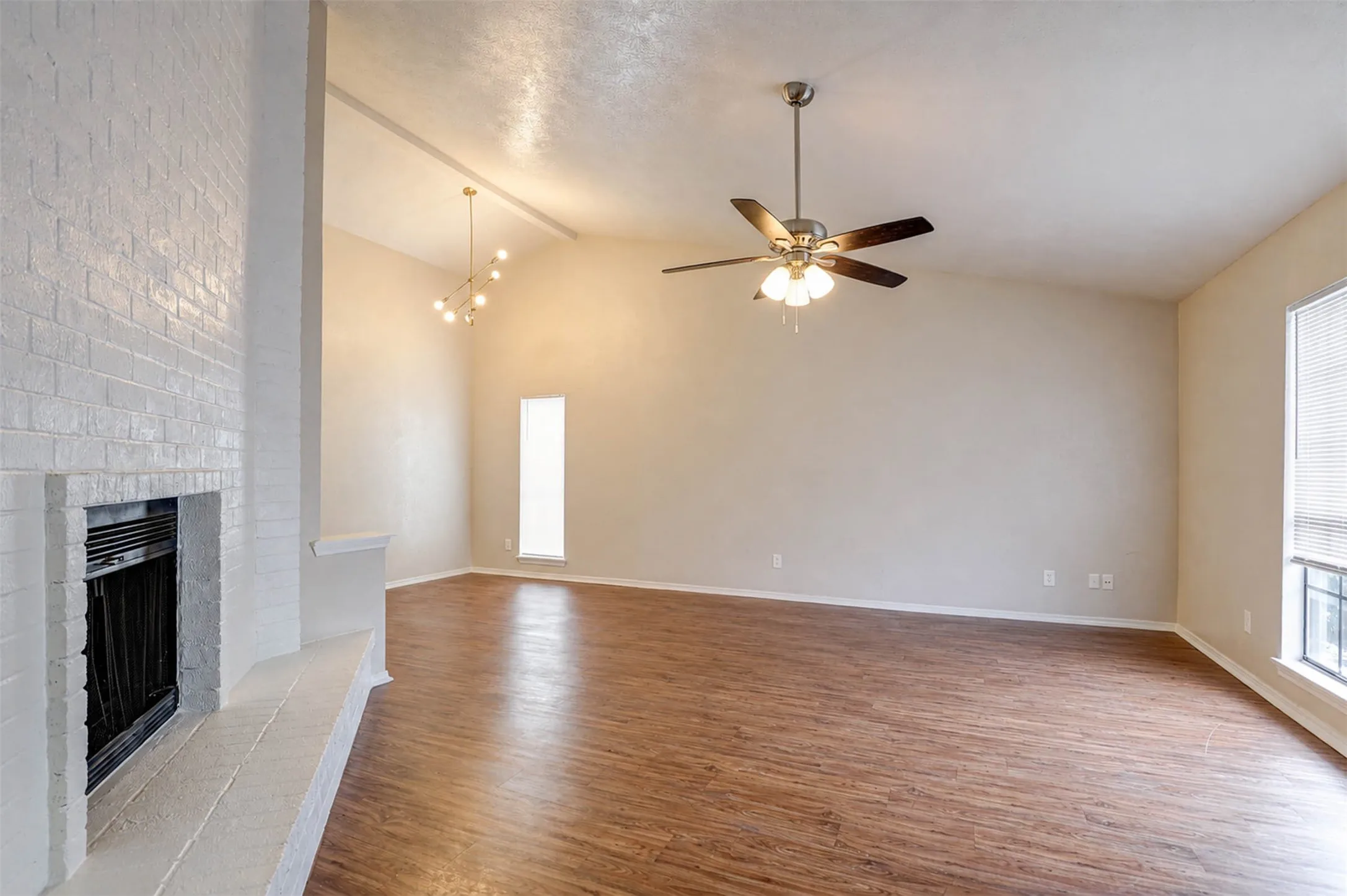 Single Family Residence For Sale in Dallas County , 620 Nora Lane, De Soto, Texas 75115, 3 Bedroom, 2 Bathroom, 2 Garage spaces, 1,837 Sqft, built in 1983, mls#21293338, Real Estate Agent in De Soto, Homes For Sale in Dallas county, Homes For Sale in De Soto, Realtor in De Soto Texas, Real Estate Brokerage Independent Realty Texas, Luminita Cordes Realtor