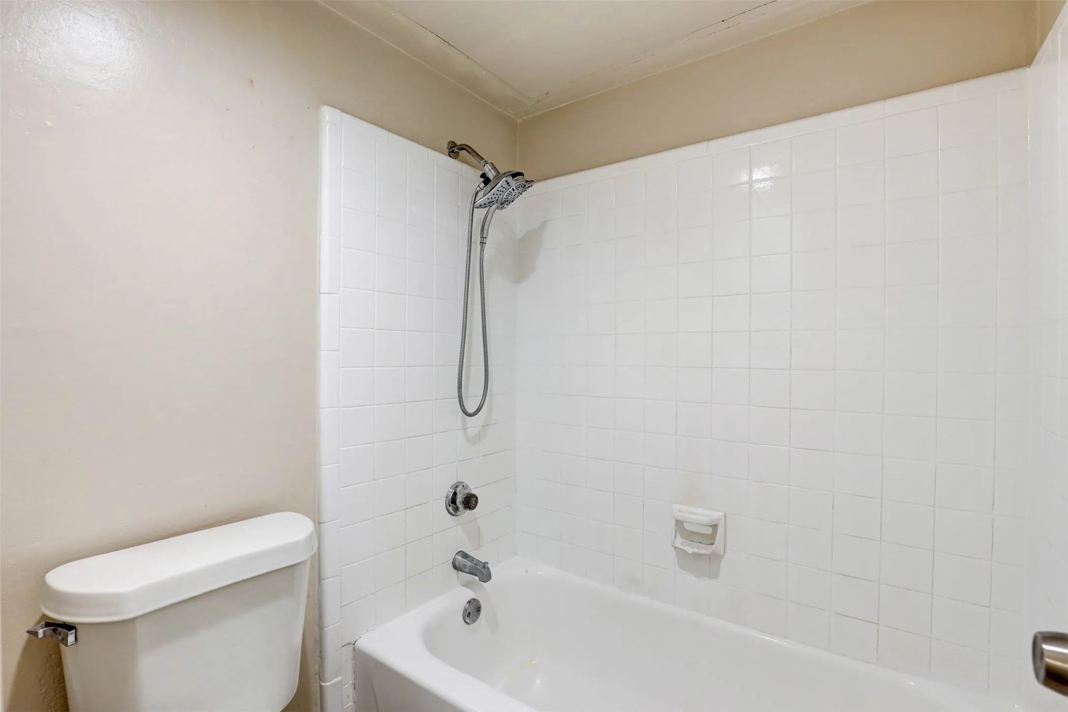 Single Family Residence For Sale in Dallas County , 620 Nora Lane, De Soto, Texas 75115, 3 Bedroom, 2 Bathroom, 2 Garage spaces, 1,837 Sqft, built in 1983, mls#21293338, Real Estate Agent in De Soto, Homes For Sale in Dallas county, Homes For Sale in De Soto, Realtor in De Soto Texas, Real Estate Brokerage Independent Realty Texas, Luminita Cordes Realtor