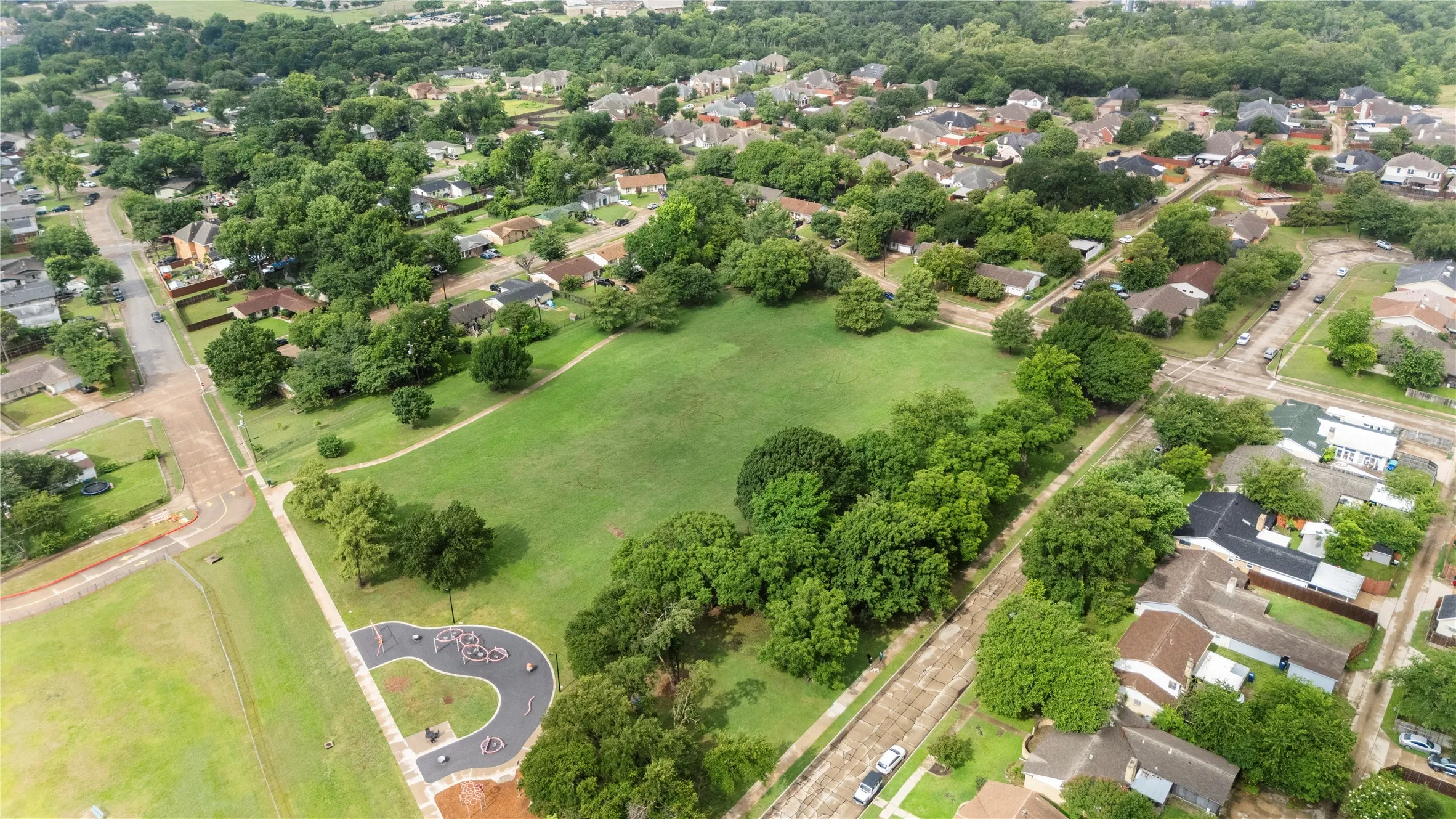 Single Family Residence For Sale in Dallas County , 1121 Sam Houston Drive, Garland, Texas 75042, 4 Bedroom, 3 Bathroom, Garage spaces, 1,798 Sqft, built in 1971, mls#21295989, Real Estate Agent in Garland, Homes For Sale in Dallas county, Homes For Sale in Garland, Realtor in Garland Texas, Real Estate Brokerage Independent Realty Texas, Luminita Cordes Realtor