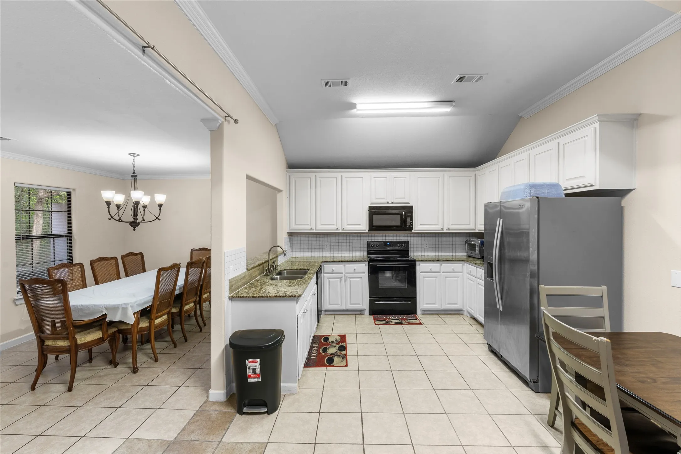 Single Family Residence For Sale in Dallas County , 1121 Sam Houston Drive, Garland, Texas 75042, 4 Bedroom, 3 Bathroom, Garage spaces, 1,798 Sqft, built in 1971, mls#21295989, Real Estate Agent in Garland, Homes For Sale in Dallas county, Homes For Sale in Garland, Realtor in Garland Texas, Real Estate Brokerage Independent Realty Texas, Luminita Cordes Realtor