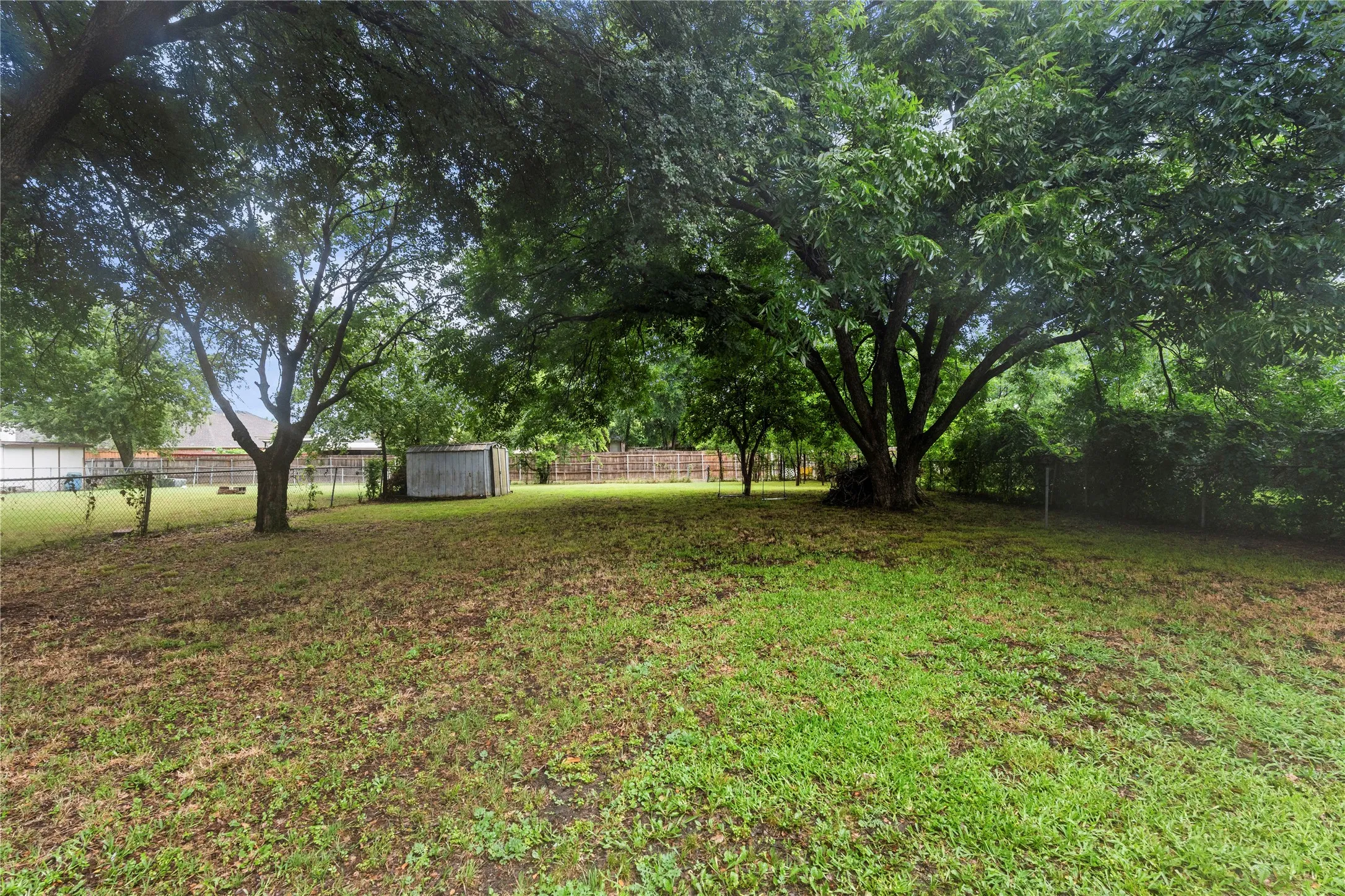 Single Family Residence For Sale in Dallas County , 1121 Sam Houston Drive, Garland, Texas 75042, 4 Bedroom, 3 Bathroom, Garage spaces, 1,798 Sqft, built in 1971, mls#21295989, Real Estate Agent in Garland, Homes For Sale in Dallas county, Homes For Sale in Garland, Realtor in Garland Texas, Real Estate Brokerage Independent Realty Texas, Luminita Cordes Realtor