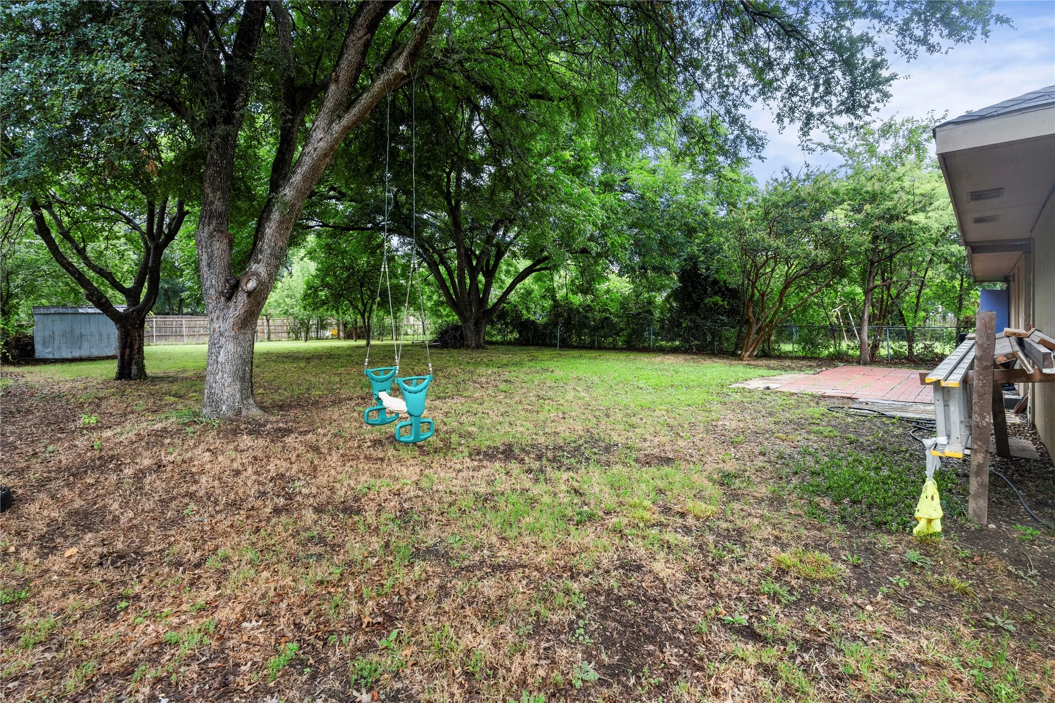 Single Family Residence For Sale in Dallas County , 1121 Sam Houston Drive, Garland, Texas 75042, 4 Bedroom, 3 Bathroom, Garage spaces, 1,798 Sqft, built in 1971, mls#21295989, Real Estate Agent in Garland, Homes For Sale in Dallas county, Homes For Sale in Garland, Realtor in Garland Texas, Real Estate Brokerage Independent Realty Texas, Luminita Cordes Realtor