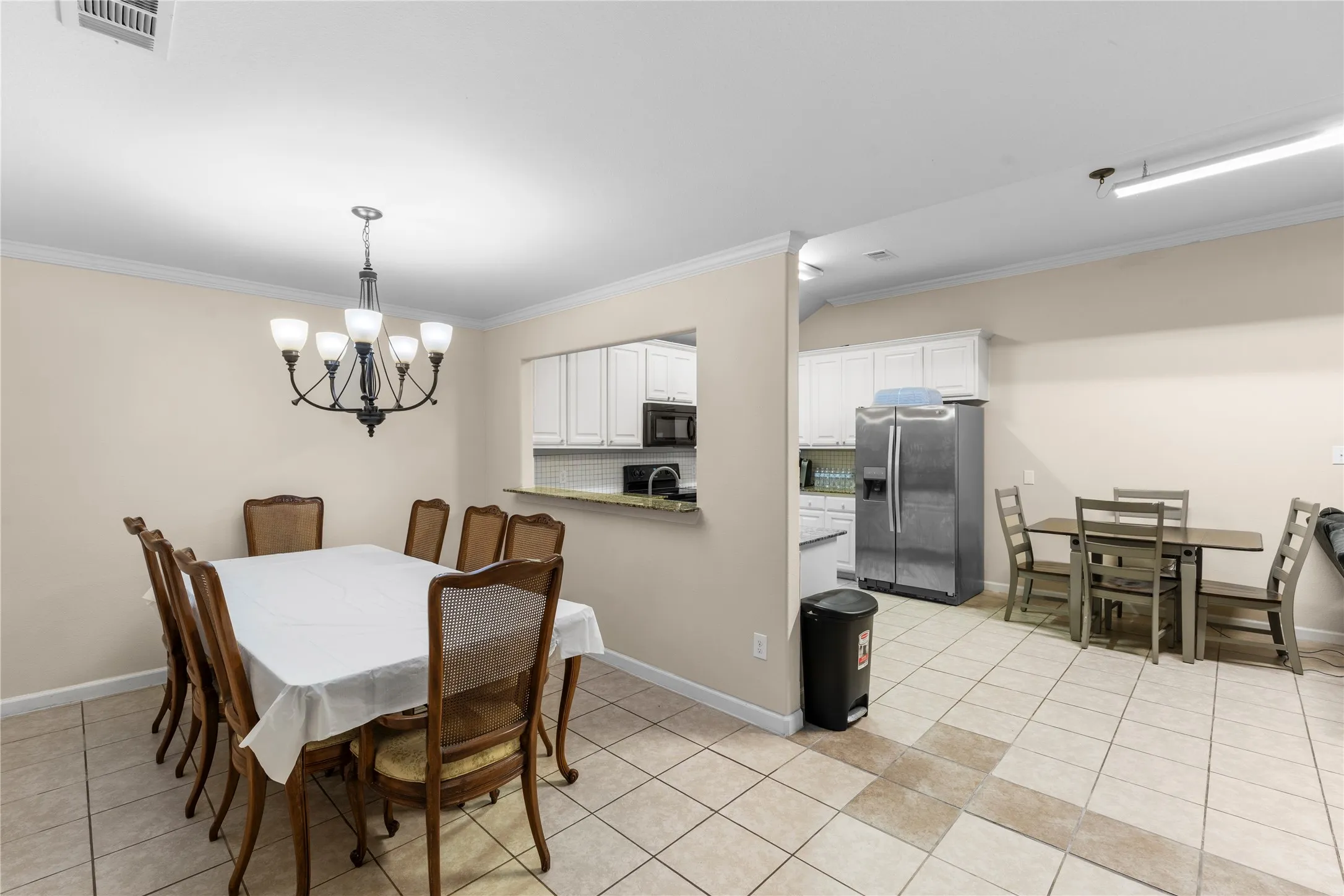 Single Family Residence For Sale in Dallas County , 1121 Sam Houston Drive, Garland, Texas 75042, 4 Bedroom, 3 Bathroom, Garage spaces, 1,798 Sqft, built in 1971, mls#21295989, Real Estate Agent in Garland, Homes For Sale in Dallas county, Homes For Sale in Garland, Realtor in Garland Texas, Real Estate Brokerage Independent Realty Texas, Luminita Cordes Realtor