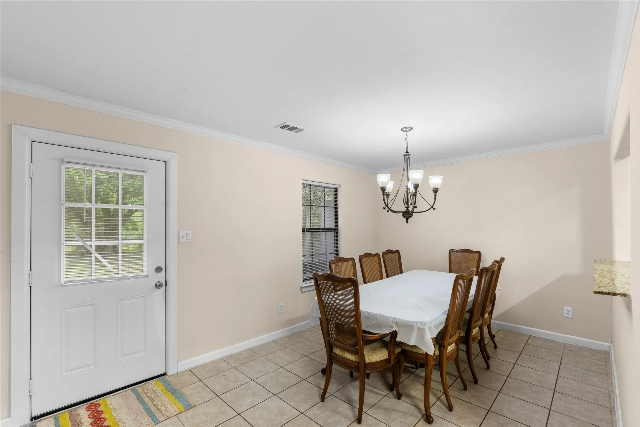 Single Family Residence For Sale in Dallas County , 1121 Sam Houston Drive, Garland, Texas 75042, 4 Bedroom, 3 Bathroom, Garage spaces, 1,798 Sqft, built in 1971, mls#21295989, Real Estate Agent in Garland, Homes For Sale in Dallas county, Homes For Sale in Garland, Realtor in Garland Texas, Real Estate Brokerage Independent Realty Texas, Luminita Cordes Realtor