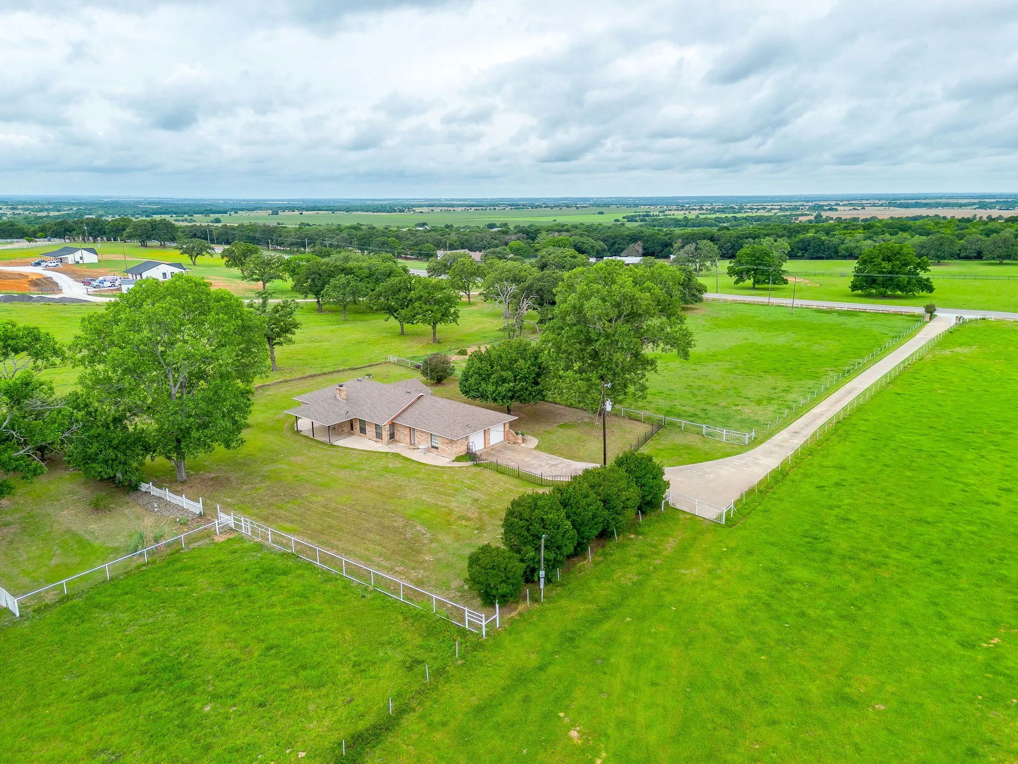 Farm For Sale in Hill County , 1288 Fm 67, Covington, Texas 76636, 3 Bedrooms, 2 Bathrooms, 2 Garage spaces, 1,680 Sqft, built in 1984, Price $549,900, mls#21296331, Real Estate Agent in Covington, Homes For Sale in Hill county, Homes For Sale in Covington, Realtor in Covington Texas, Real Estate Brokerage Independent Realty Texas, Luminita Cordes Realtor