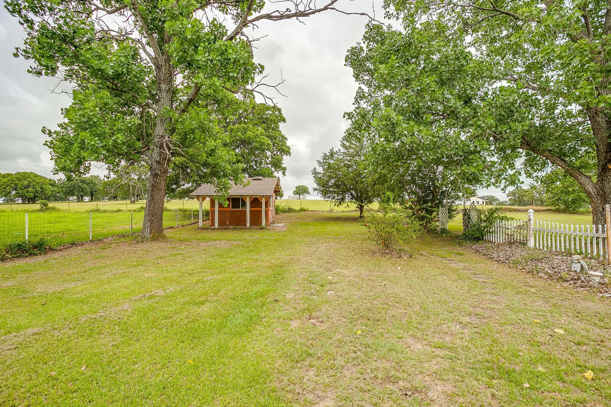 Farm For Sale in Hill County , 1288 Fm 67, Covington, Texas 76636, 3 Bedrooms, 2 Bathrooms, 2 Garage spaces, 1,680 Sqft, built in 1984, Price $549,900, mls#21296331, Real Estate Agent in Covington, Homes For Sale in Hill county, Homes For Sale in Covington, Realtor in Covington Texas, Real Estate Brokerage Independent Realty Texas, Luminita Cordes Realtor