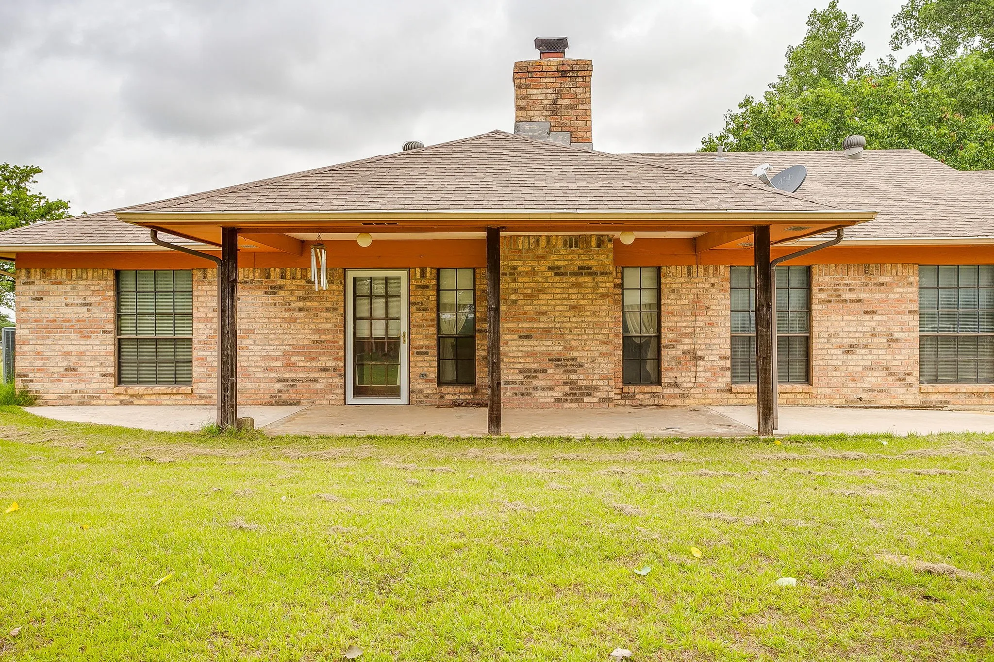 Farm For Sale in Hill County , 1288 Fm 67, Covington, Texas 76636, 3 Bedrooms, 2 Bathrooms, 2 Garage spaces, 1,680 Sqft, built in 1984, Price $549,900, mls#21296331, Real Estate Agent in Covington, Homes For Sale in Hill county, Homes For Sale in Covington, Realtor in Covington Texas, Real Estate Brokerage Independent Realty Texas, Luminita Cordes Realtor