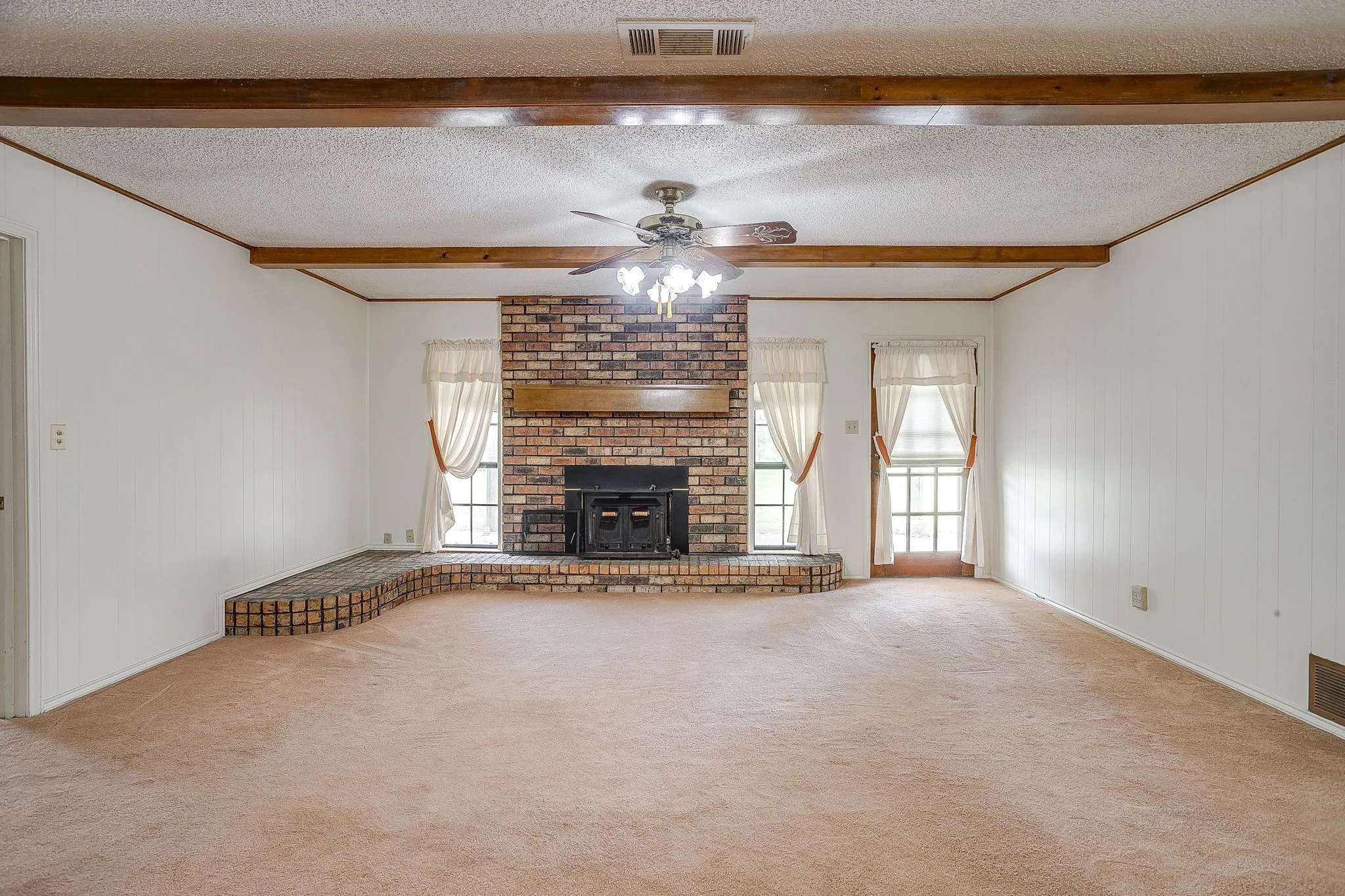 Farm For Sale in Hill County , 1288 Fm 67, Covington, Texas 76636, 3 Bedrooms, 2 Bathrooms, 2 Garage spaces, 1,680 Sqft, built in 1984, Price $549,900, mls#21296331, Real Estate Agent in Covington, Homes For Sale in Hill county, Homes For Sale in Covington, Realtor in Covington Texas, Real Estate Brokerage Independent Realty Texas, Luminita Cordes Realtor
