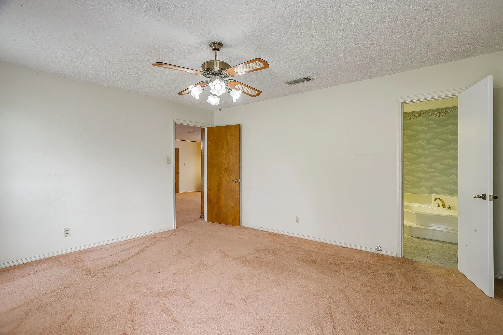 Farm For Sale in Hill County , 1288 Fm 67, Covington, Texas 76636, 3 Bedrooms, 2 Bathrooms, 2 Garage spaces, 1,680 Sqft, built in 1984, Price $549,900, mls#21296331, Real Estate Agent in Covington, Homes For Sale in Hill county, Homes For Sale in Covington, Realtor in Covington Texas, Real Estate Brokerage Independent Realty Texas, Luminita Cordes Realtor