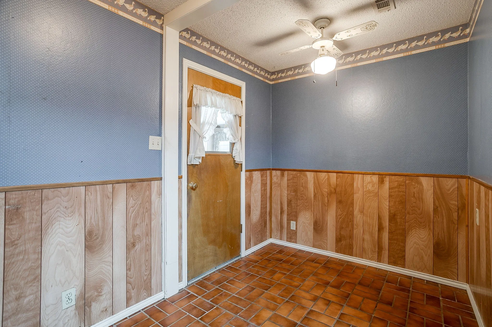 Farm For Sale in Hill County , 1288 Fm 67, Covington, Texas 76636, 3 Bedrooms, 2 Bathrooms, 2 Garage spaces, 1,680 Sqft, built in 1984, Price $549,900, mls#21296331, Real Estate Agent in Covington, Homes For Sale in Hill county, Homes For Sale in Covington, Realtor in Covington Texas, Real Estate Brokerage Independent Realty Texas, Luminita Cordes Realtor