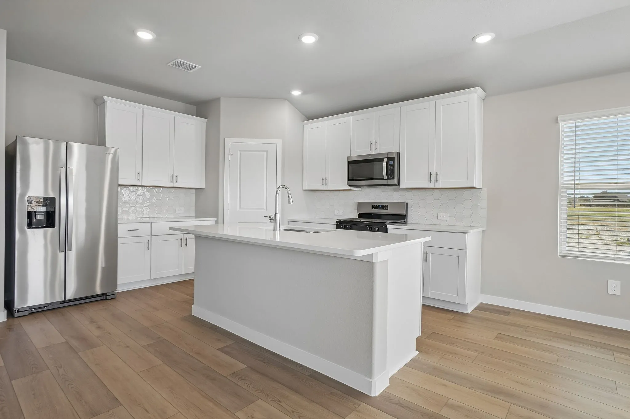 Single Family Residence For Sale in Collin County , 1601 Yosemite Drive, Anna, Texas 75409, 4 Bedroom, 3 Bathroom, 3 Garage spaces, 2,260 Sqft, built in 2026, mls#21296136, Real Estate Agent in Anna, Homes For Sale in Collin county, Homes For Sale in Anna, Realtor in Anna Texas, Real Estate Brokerage Independent Realty Texas, Luminita Cordes Realtor