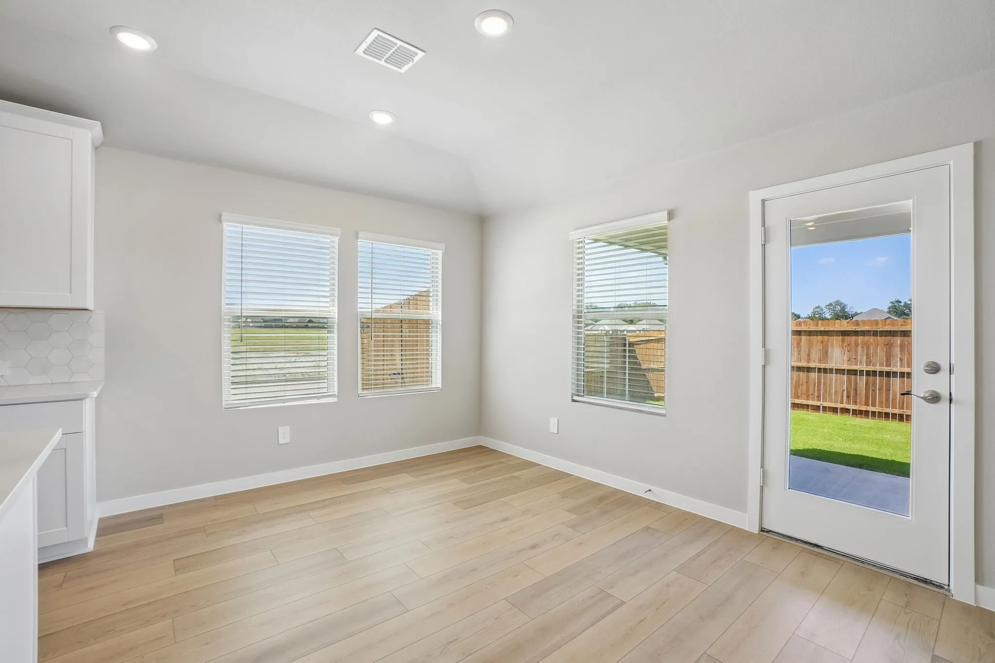 Single Family Residence For Sale in Collin County , 1601 Yosemite Drive, Anna, Texas 75409, 4 Bedroom, 3 Bathroom, 3 Garage spaces, 2,260 Sqft, built in 2026, mls#21296136, Real Estate Agent in Anna, Homes For Sale in Collin county, Homes For Sale in Anna, Realtor in Anna Texas, Real Estate Brokerage Independent Realty Texas, Luminita Cordes Realtor