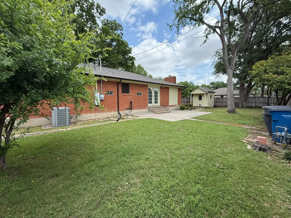 Single Family Residence For Sale in Dallas County , 2424 Dorrington Drive, Dallas, Texas 75228, 2 Bedroom, 2 Bathroom, 2 Garage spaces, 1,428 Sqft, built in 1959, mls#21287516, Real Estate Agent in Dallas, Homes For Sale in Dallas county, Homes For Sale in Dallas, Realtor in Dallas Texas, Real Estate Brokerage Independent Realty Texas, Luminita Cordes Realtor