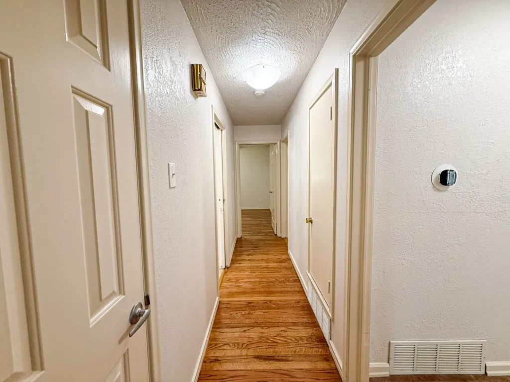 Single Family Residence For Sale in Dallas County , 2424 Dorrington Drive, Dallas, Texas 75228, 2 Bedroom, 2 Bathroom, 2 Garage spaces, 1,428 Sqft, built in 1959, mls#21287516, Real Estate Agent in Dallas, Homes For Sale in Dallas county, Homes For Sale in Dallas, Realtor in Dallas Texas, Real Estate Brokerage Independent Realty Texas, Luminita Cordes Realtor