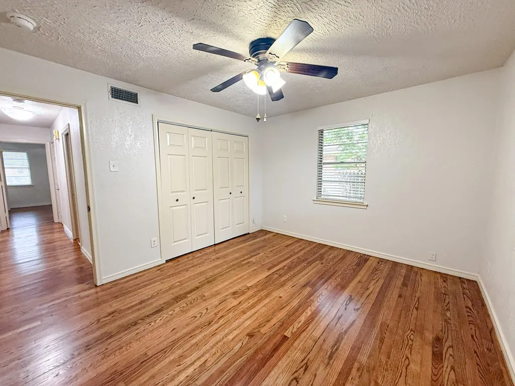 Single Family Residence For Sale in Dallas County , 2424 Dorrington Drive, Dallas, Texas 75228, 2 Bedroom, 2 Bathroom, 2 Garage spaces, 1,428 Sqft, built in 1959, mls#21287516, Real Estate Agent in Dallas, Homes For Sale in Dallas county, Homes For Sale in Dallas, Realtor in Dallas Texas, Real Estate Brokerage Independent Realty Texas, Luminita Cordes Realtor