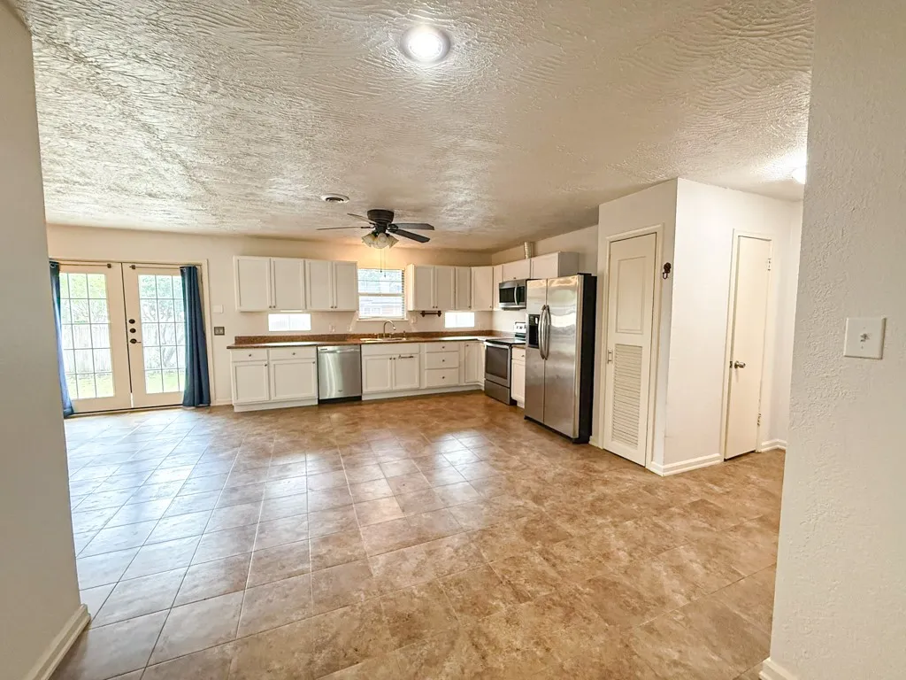 Single Family Residence For Sale in Dallas County , 2424 Dorrington Drive, Dallas, Texas 75228, 2 Bedroom, 2 Bathroom, 2 Garage spaces, 1,428 Sqft, built in 1959, mls#21287516, Real Estate Agent in Dallas, Homes For Sale in Dallas county, Homes For Sale in Dallas, Realtor in Dallas Texas, Real Estate Brokerage Independent Realty Texas, Luminita Cordes Realtor