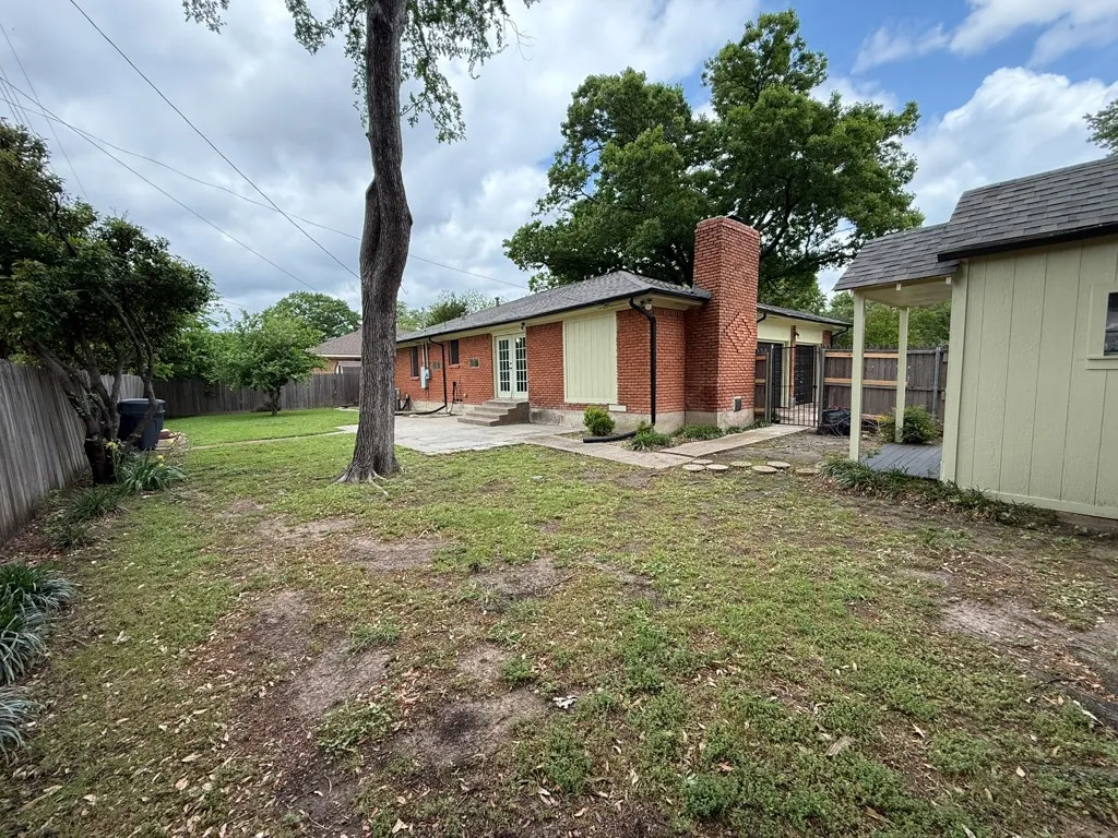Single Family Residence For Sale in Dallas County , 2424 Dorrington Drive, Dallas, Texas 75228, 2 Bedroom, 2 Bathroom, 2 Garage spaces, 1,428 Sqft, built in 1959, mls#21287516, Real Estate Agent in Dallas, Homes For Sale in Dallas county, Homes For Sale in Dallas, Realtor in Dallas Texas, Real Estate Brokerage Independent Realty Texas, Luminita Cordes Realtor