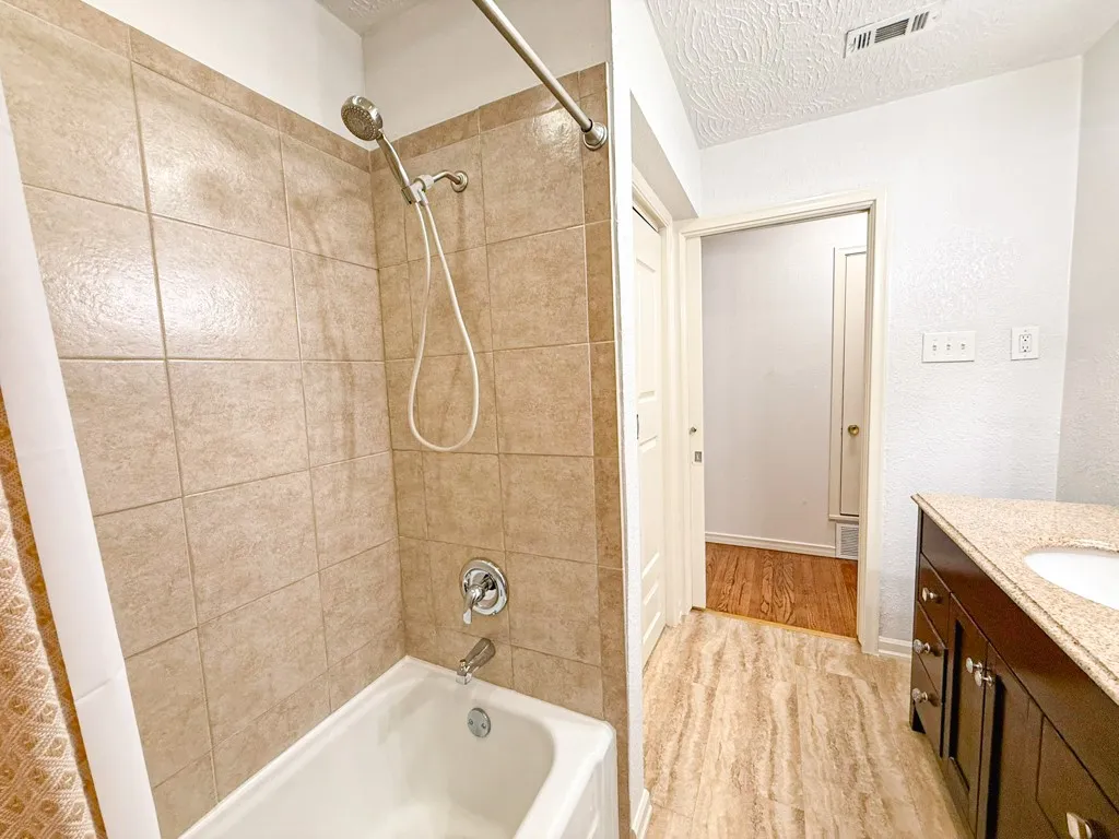 Single Family Residence For Sale in Dallas County , 2424 Dorrington Drive, Dallas, Texas 75228, 2 Bedroom, 2 Bathroom, 2 Garage spaces, 1,428 Sqft, built in 1959, mls#21287516, Real Estate Agent in Dallas, Homes For Sale in Dallas county, Homes For Sale in Dallas, Realtor in Dallas Texas, Real Estate Brokerage Independent Realty Texas, Luminita Cordes Realtor