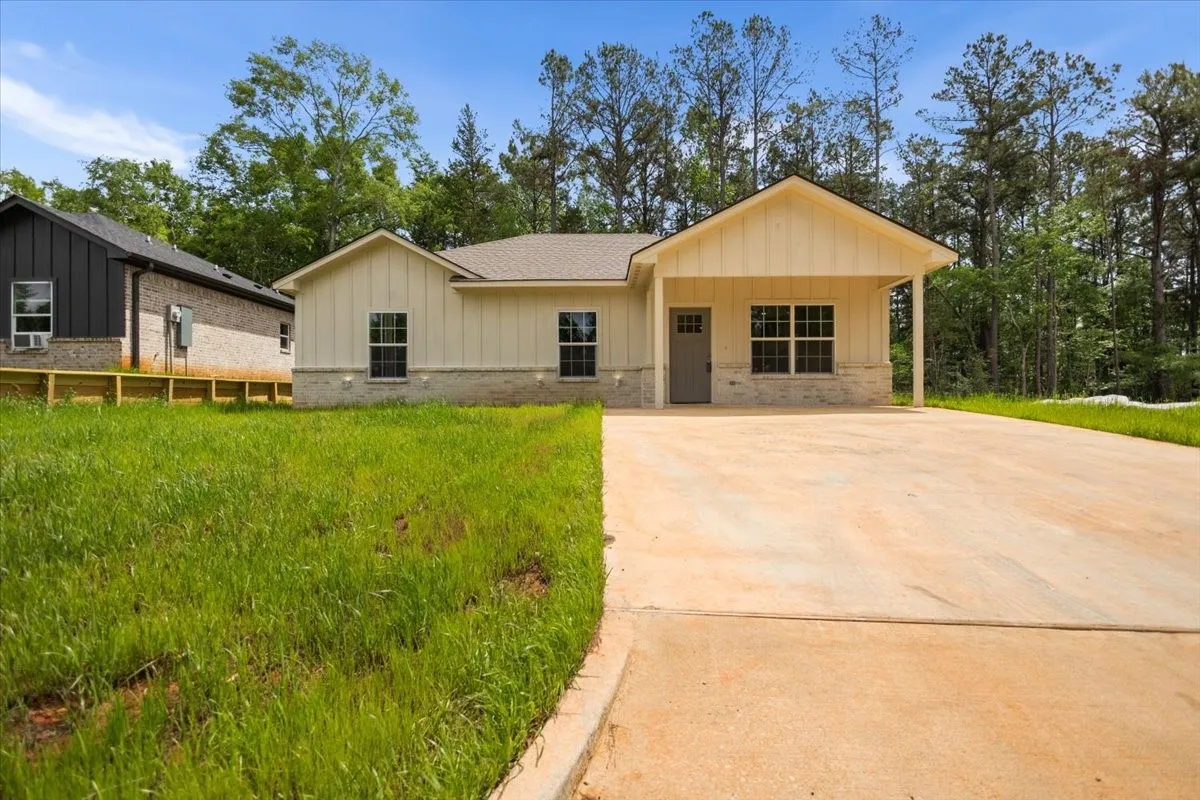 Single Family Residence For Sale in Cherokee County , 812 Grant Street, Jacksonville, Texas 75766, 4 Bedroom, 2 Bathroom, Garage spaces, 1,399 Sqft, built in 2026, mls#21261627, Real Estate Agent in Jacksonville, Homes For Sale in Cherokee county, Homes For Sale in Jacksonville, Realtor in Jacksonville Texas, Real Estate Brokerage Independent Realty Texas, Luminita Cordes Realtor