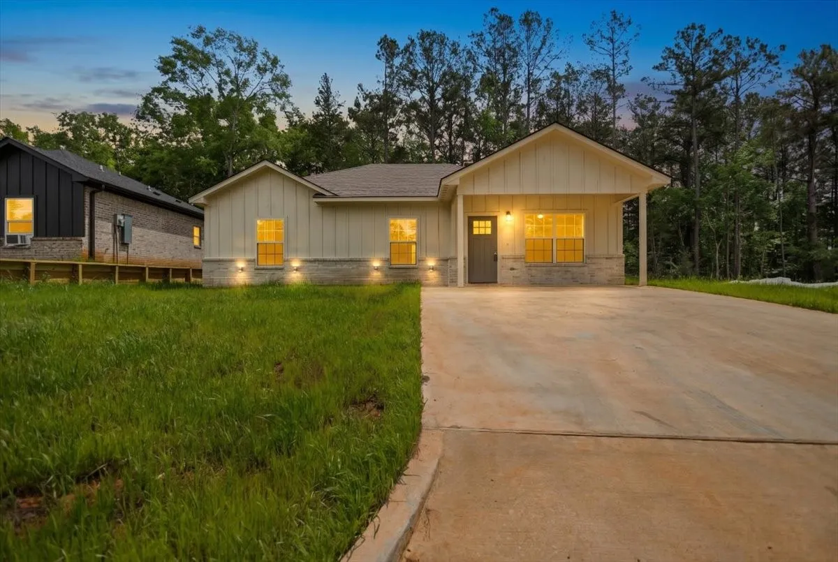 Single Family Residence For Sale in Cherokee County , 812 Grant Street, Jacksonville, Texas 75766, 4 Bedroom, 2 Bathroom, Garage spaces, 1,399 Sqft, built in 2026, mls#21261627, Real Estate Agent in Jacksonville, Homes For Sale in Cherokee county, Homes For Sale in Jacksonville, Realtor in Jacksonville Texas, Real Estate Brokerage Independent Realty Texas, Luminita Cordes Realtor