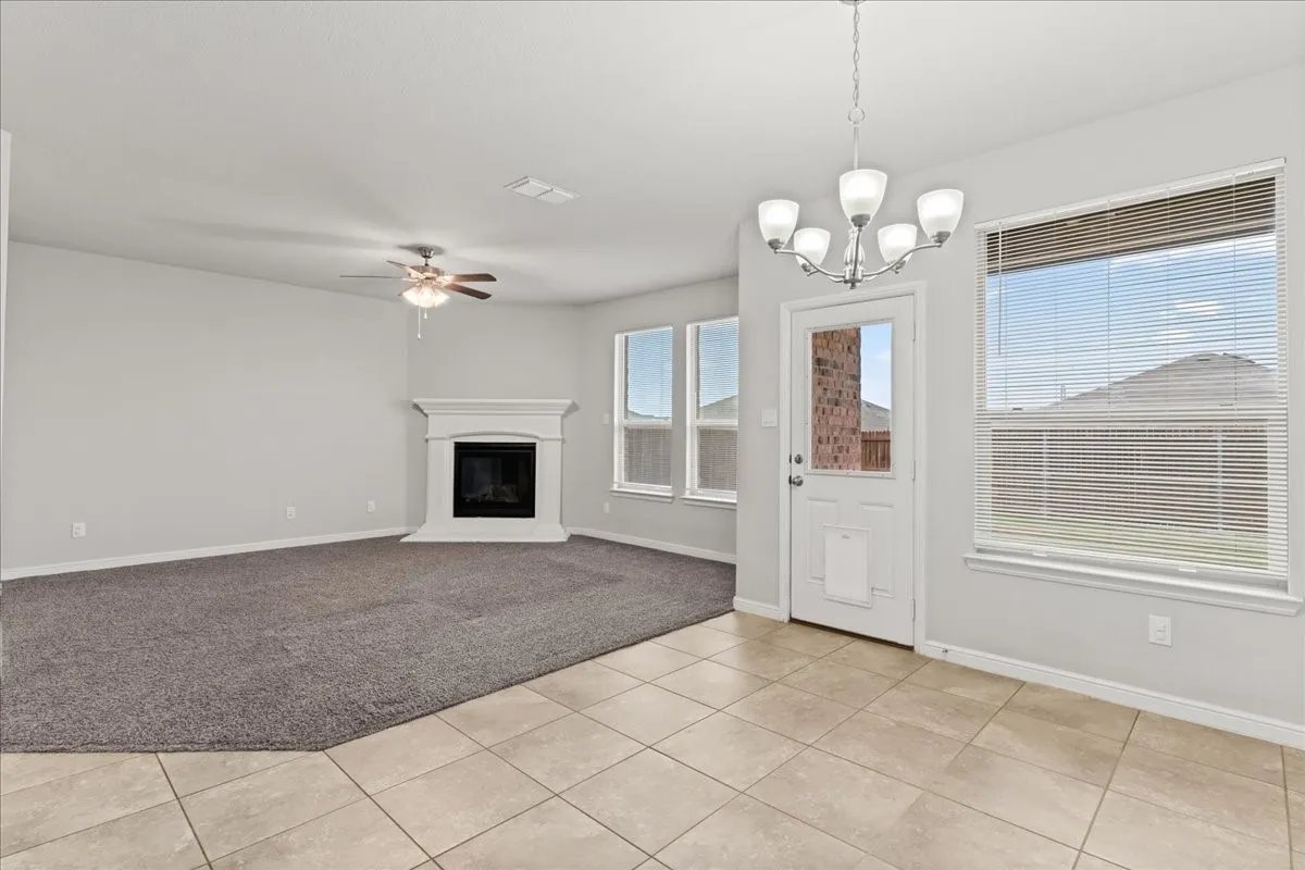 Single Family Residence For Sale in Tarrant County , 1117 Scotney Lane, Saginaw, Texas 76131, 4 Bedroom, 3 Bathroom, 3 Garage spaces, 2,283 Sqft, built in 2018, mls#21296421, Real Estate Agent in Saginaw, Homes For Sale in Tarrant county, Homes For Sale in Saginaw, Realtor in Saginaw Texas, Real Estate Brokerage Independent Realty Texas, Luminita Cordes Realtor