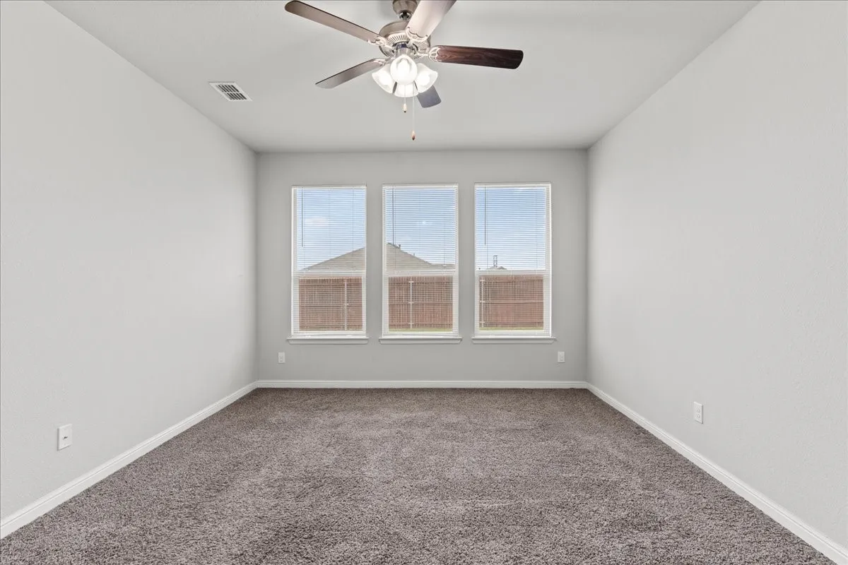 Single Family Residence For Sale in Tarrant County , 1117 Scotney Lane, Saginaw, Texas 76131, 4 Bedroom, 3 Bathroom, 3 Garage spaces, 2,283 Sqft, built in 2018, mls#21296421, Real Estate Agent in Saginaw, Homes For Sale in Tarrant county, Homes For Sale in Saginaw, Realtor in Saginaw Texas, Real Estate Brokerage Independent Realty Texas, Luminita Cordes Realtor