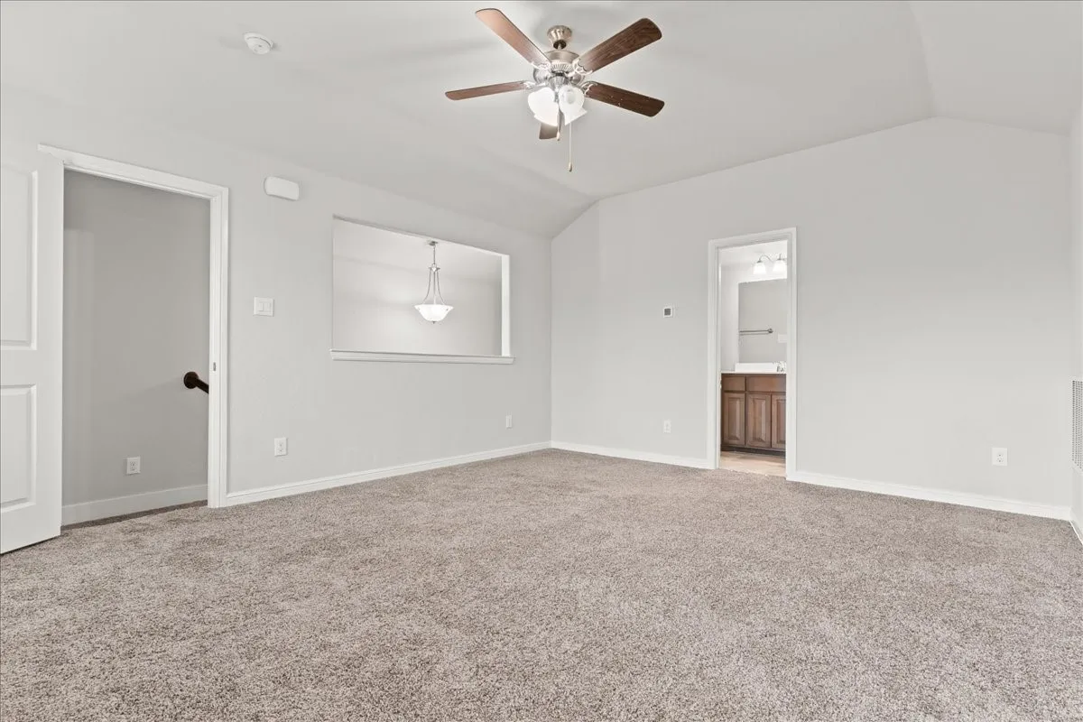 Single Family Residence For Sale in Tarrant County , 1117 Scotney Lane, Saginaw, Texas 76131, 4 Bedroom, 3 Bathroom, 3 Garage spaces, 2,283 Sqft, built in 2018, mls#21296421, Real Estate Agent in Saginaw, Homes For Sale in Tarrant county, Homes For Sale in Saginaw, Realtor in Saginaw Texas, Real Estate Brokerage Independent Realty Texas, Luminita Cordes Realtor