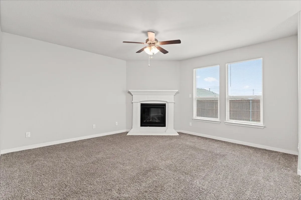 Single Family Residence For Sale in Tarrant County , 1117 Scotney Lane, Saginaw, Texas 76131, 4 Bedroom, 3 Bathroom, 3 Garage spaces, 2,283 Sqft, built in 2018, mls#21296421, Real Estate Agent in Saginaw, Homes For Sale in Tarrant county, Homes For Sale in Saginaw, Realtor in Saginaw Texas, Real Estate Brokerage Independent Realty Texas, Luminita Cordes Realtor