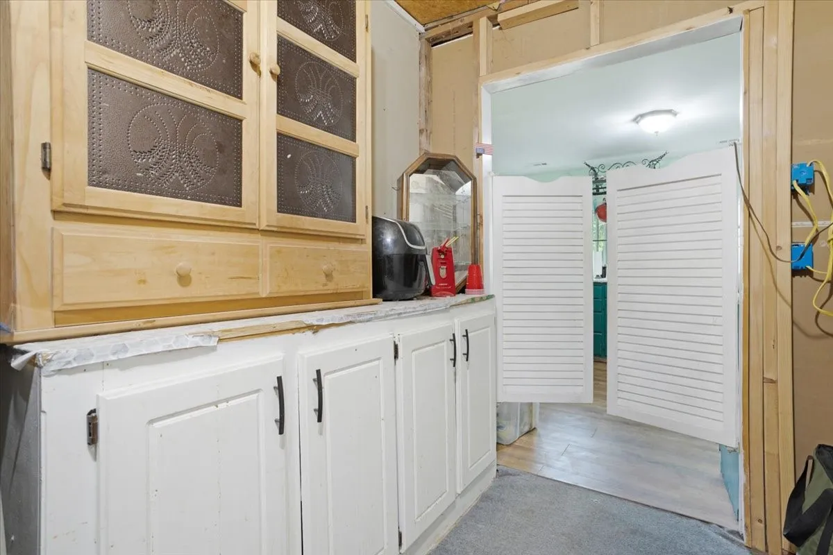 Single Family Residence For Sale in Grayson County , 1250 Garrett Road, Whitewright, Texas 75491, 3 Bedroom, 1 Bathroom, 2 Garage spaces, 1,748 Sqft, built in 1960, mls#21295346, Real Estate Agent in Whitewright, Homes For Sale in Grayson county, Homes For Sale in Whitewright, Realtor in Whitewright Texas, Real Estate Brokerage Independent Realty Texas, Luminita Cordes Realtor