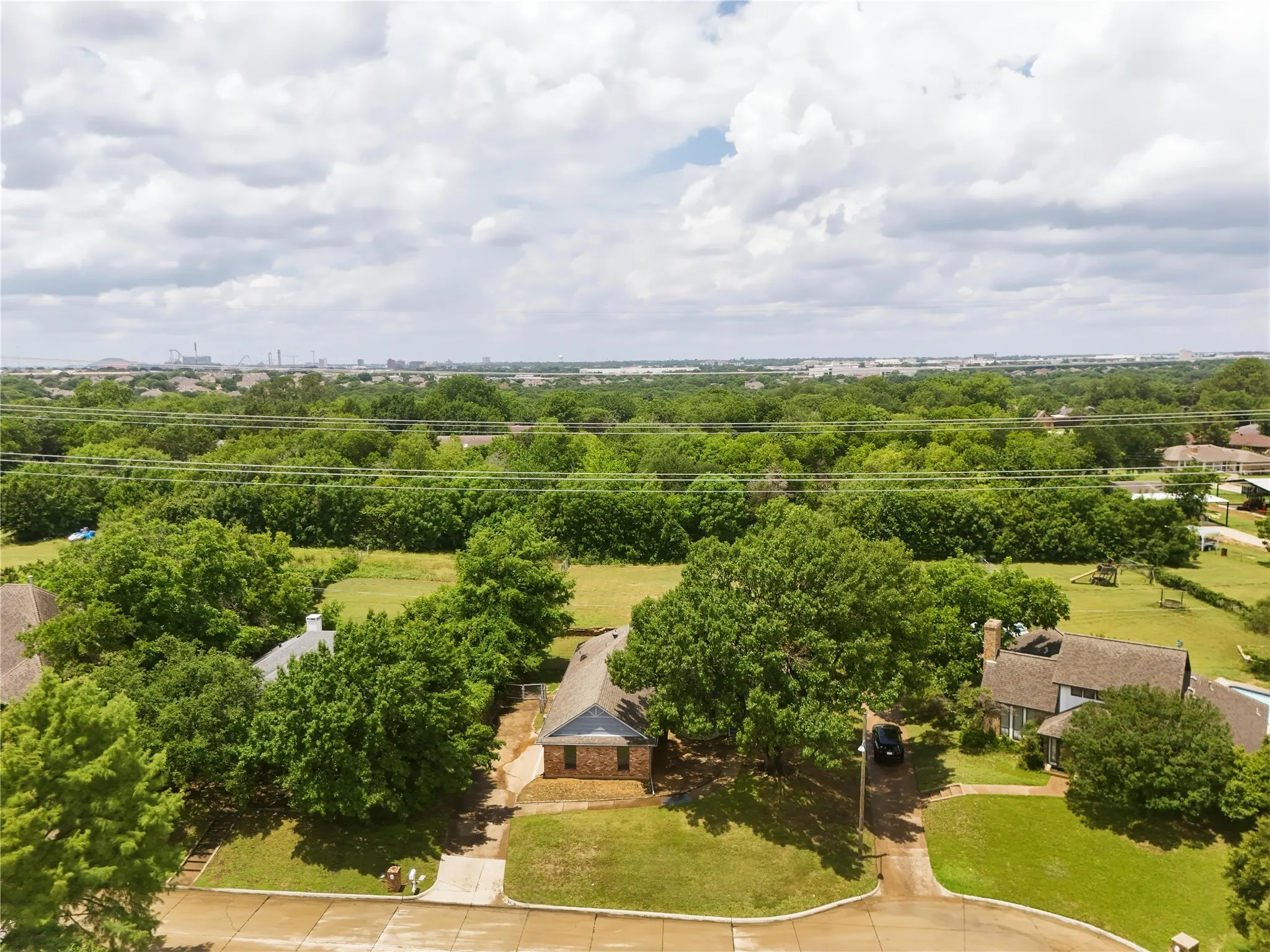 Single Family Residence For Sale in Dallas County , 1905 Wedgewood Drive, Grand Prairie, Texas 75050, 3 Bedroom, 2 Bathroom, 2 Garage spaces, 1,945 Sqft, built in 1982, mls#21295147, Real Estate Agent in Grand Prairie, Homes For Sale in Dallas county, Homes For Sale in Grand Prairie, Realtor in Grand Prairie Texas, Real Estate Brokerage Independent Realty Texas, Luminita Cordes Realtor