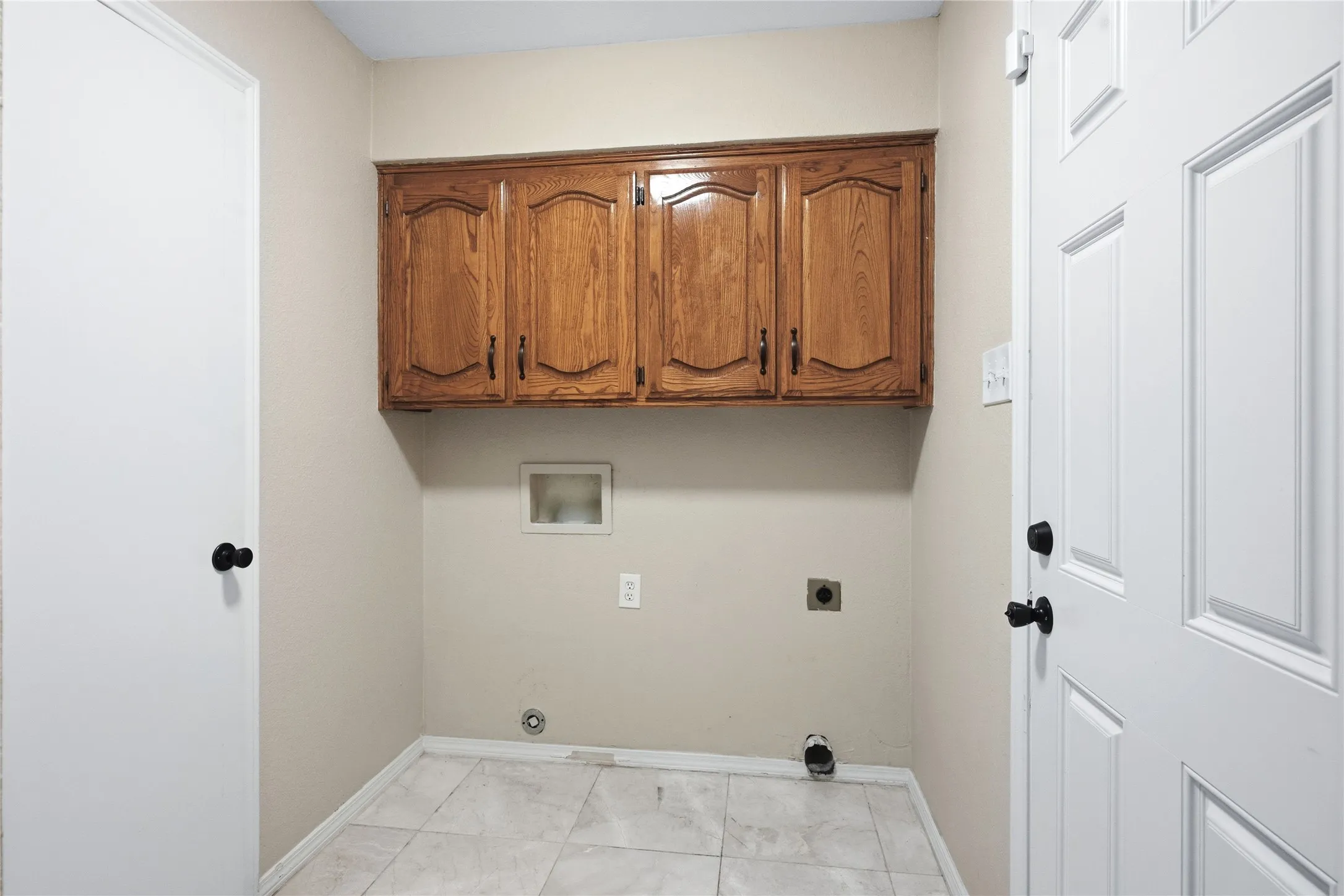 Single Family Residence For Sale in Dallas County , 1905 Wedgewood Drive, Grand Prairie, Texas 75050, 3 Bedroom, 2 Bathroom, 2 Garage spaces, 1,945 Sqft, built in 1982, mls#21295147, Real Estate Agent in Grand Prairie, Homes For Sale in Dallas county, Homes For Sale in Grand Prairie, Realtor in Grand Prairie Texas, Real Estate Brokerage Independent Realty Texas, Luminita Cordes Realtor