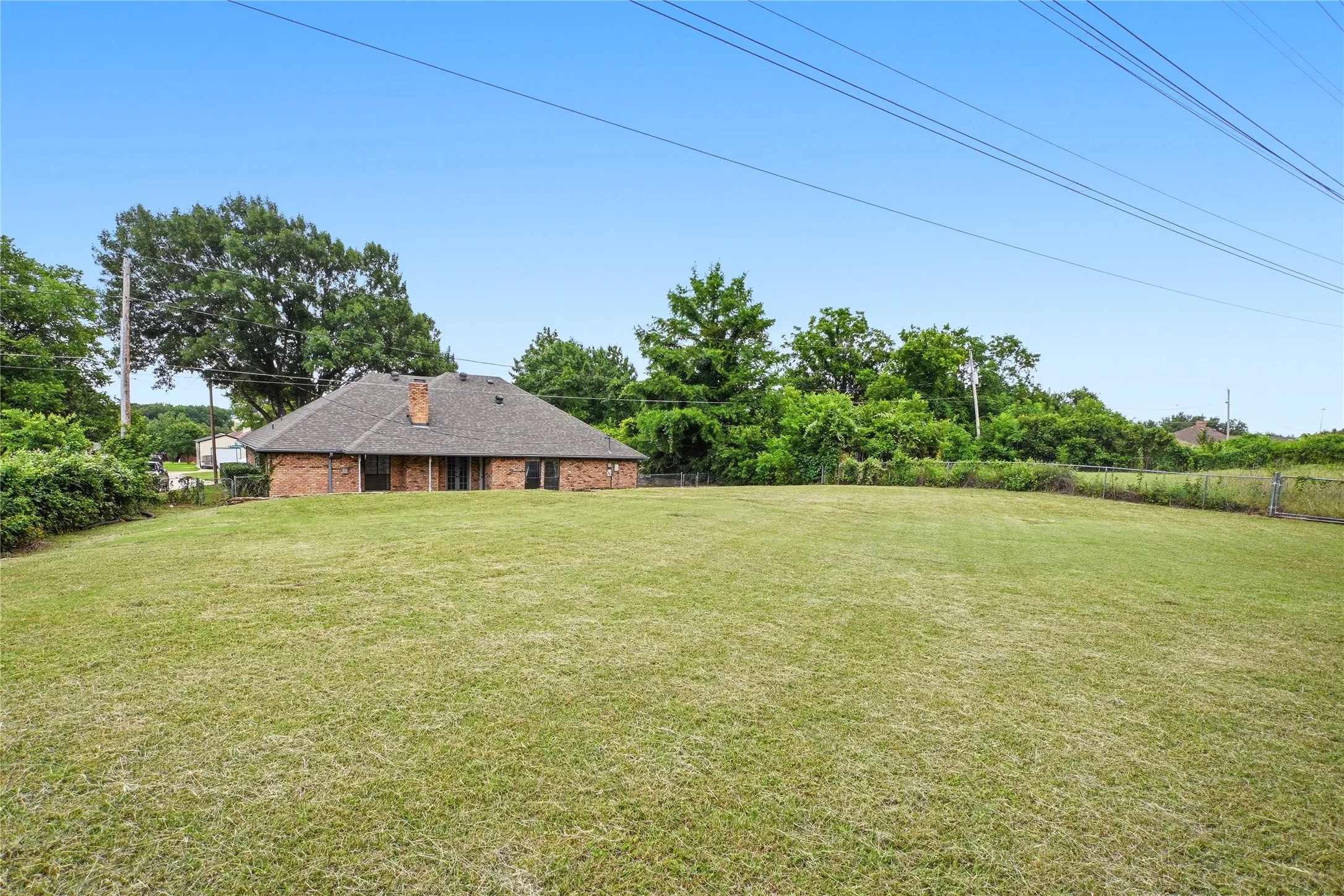 Single Family Residence For Sale in Dallas County , 1905 Wedgewood Drive, Grand Prairie, Texas 75050, 3 Bedroom, 2 Bathroom, 2 Garage spaces, 1,945 Sqft, built in 1982, mls#21295147, Real Estate Agent in Grand Prairie, Homes For Sale in Dallas county, Homes For Sale in Grand Prairie, Realtor in Grand Prairie Texas, Real Estate Brokerage Independent Realty Texas, Luminita Cordes Realtor