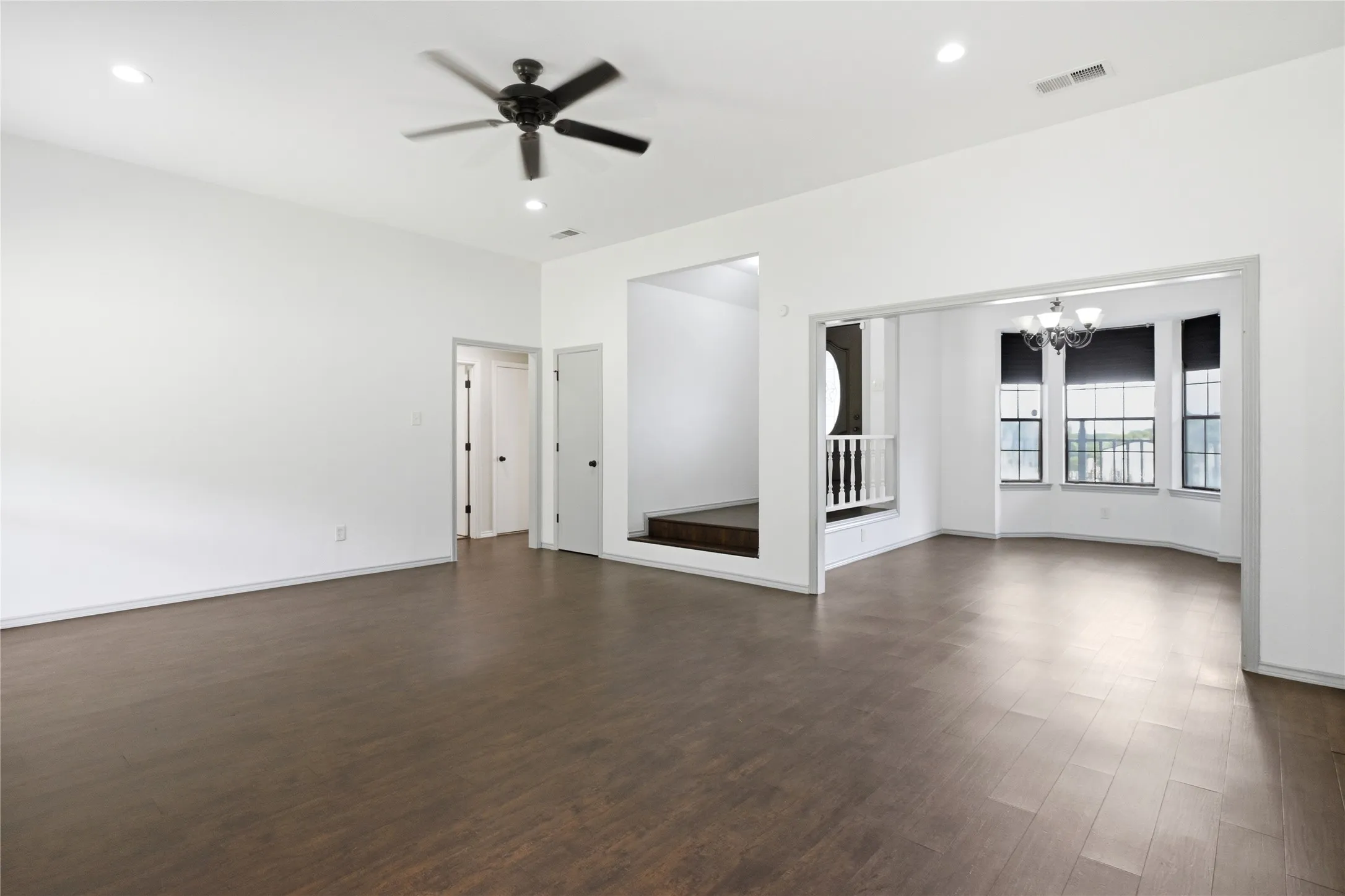 Single Family Residence For Sale in Dallas County , 1905 Wedgewood Drive, Grand Prairie, Texas 75050, 3 Bedroom, 2 Bathroom, 2 Garage spaces, 1,945 Sqft, built in 1982, mls#21295147, Real Estate Agent in Grand Prairie, Homes For Sale in Dallas county, Homes For Sale in Grand Prairie, Realtor in Grand Prairie Texas, Real Estate Brokerage Independent Realty Texas, Luminita Cordes Realtor