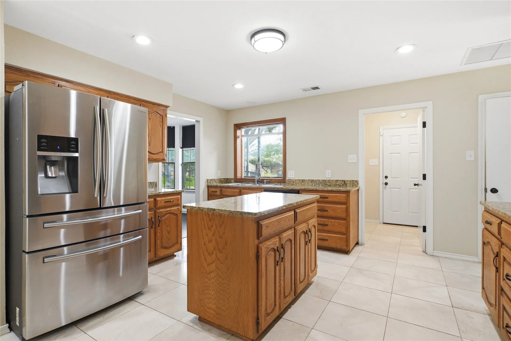 Single Family Residence For Sale in Dallas County , 1905 Wedgewood Drive, Grand Prairie, Texas 75050, 3 Bedroom, 2 Bathroom, 2 Garage spaces, 1,945 Sqft, built in 1982, mls#21295147, Real Estate Agent in Grand Prairie, Homes For Sale in Dallas county, Homes For Sale in Grand Prairie, Realtor in Grand Prairie Texas, Real Estate Brokerage Independent Realty Texas, Luminita Cordes Realtor