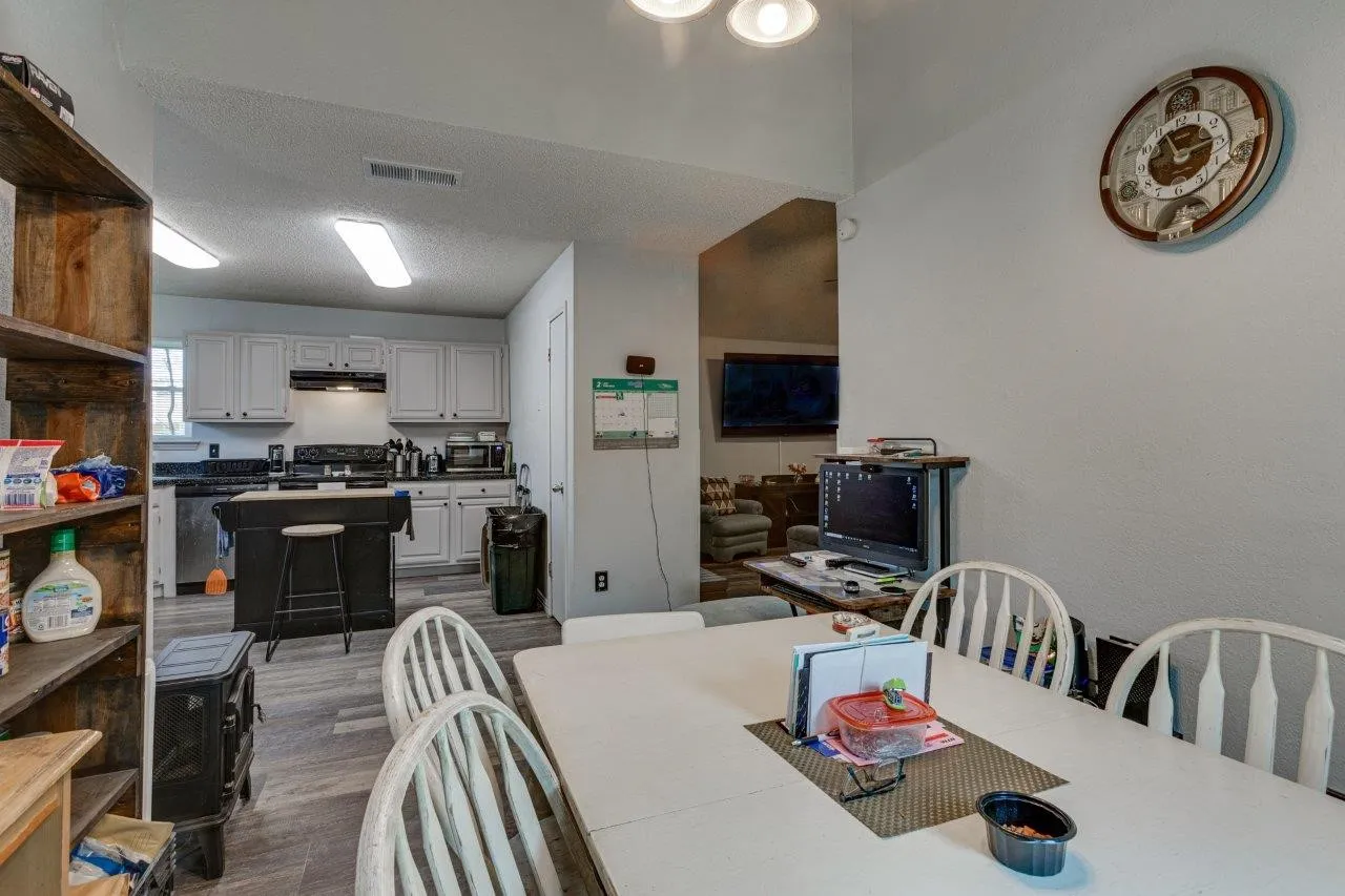 Single Family Residence For Sale in Dallas County , 613 Purple Sage Trail, Mesquite, Texas 75149, 3 Bedroom, 2 Bathroom, 2 Garage spaces, 1,241 Sqft, built in 1983, mls#21296501, Real Estate Agent in Mesquite, Homes For Sale in Dallas county, Homes For Sale in Mesquite, Realtor in Mesquite Texas, Real Estate Brokerage Independent Realty Texas, Luminita Cordes Realtor