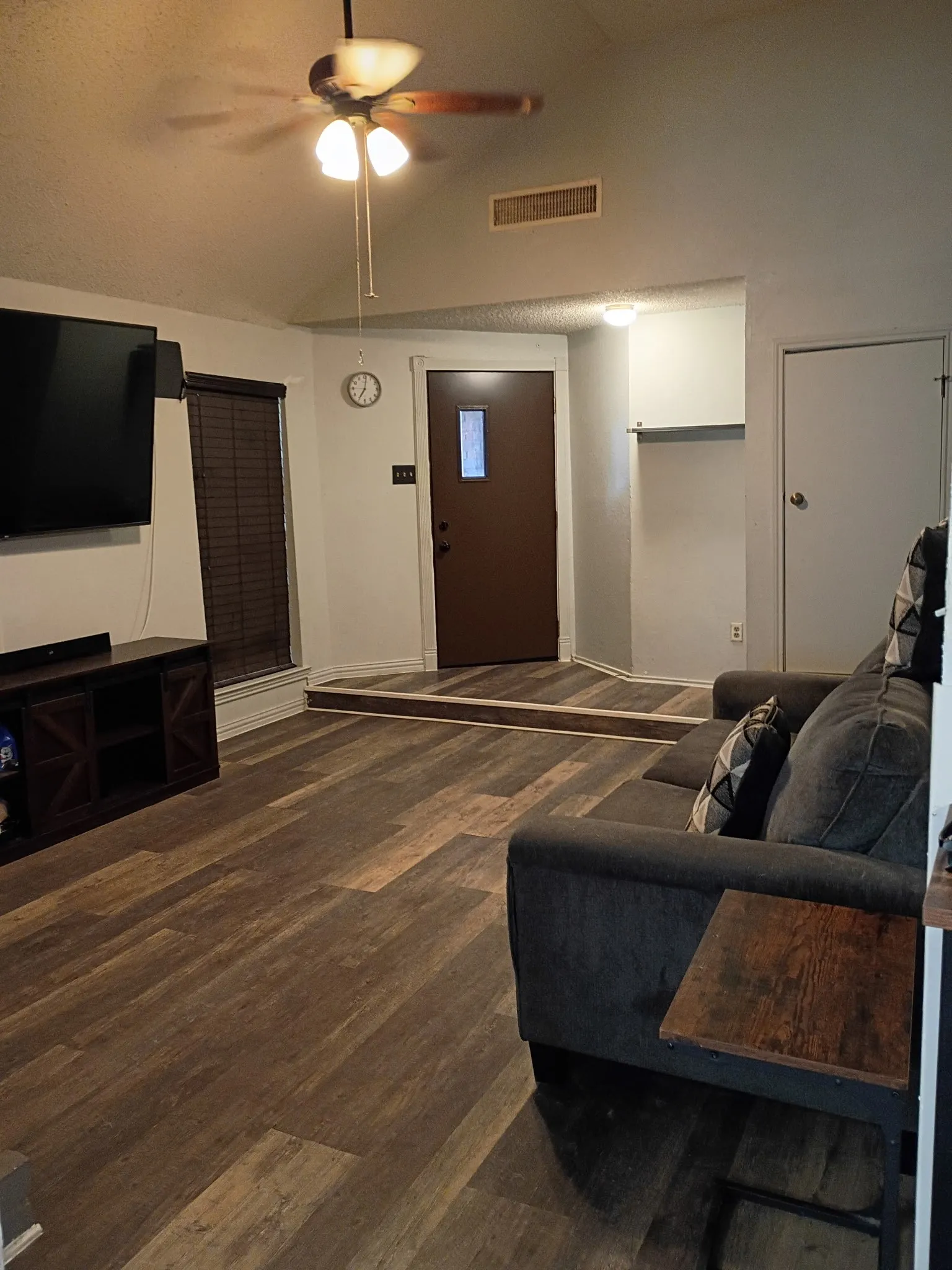 Single Family Residence For Sale in Dallas County , 613 Purple Sage Trail, Mesquite, Texas 75149, 3 Bedroom, 2 Bathroom, 2 Garage spaces, 1,241 Sqft, built in 1983, mls#21296501, Real Estate Agent in Mesquite, Homes For Sale in Dallas county, Homes For Sale in Mesquite, Realtor in Mesquite Texas, Real Estate Brokerage Independent Realty Texas, Luminita Cordes Realtor
