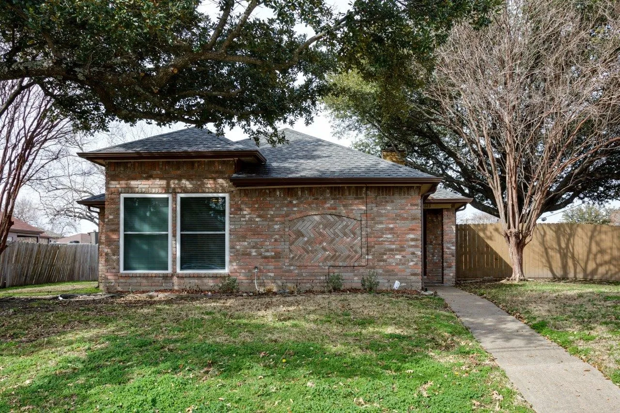 Single Family Residence For Sale in Dallas County , 613 Purple Sage Trail, Mesquite, Texas 75149, 3 Bedroom, 2 Bathroom, 2 Garage spaces, 1,241 Sqft, built in 1983, mls#21296501, Real Estate Agent in Mesquite, Homes For Sale in Dallas county, Homes For Sale in Mesquite, Realtor in Mesquite Texas, Real Estate Brokerage Independent Realty Texas, Luminita Cordes Realtor