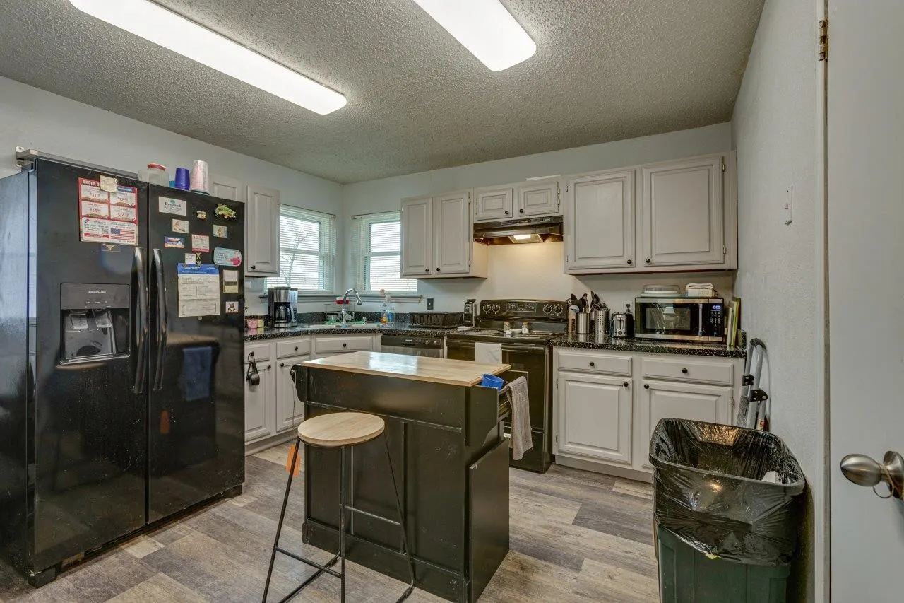 Single Family Residence For Sale in Dallas County , 613 Purple Sage Trail, Mesquite, Texas 75149, 3 Bedroom, 2 Bathroom, 2 Garage spaces, 1,241 Sqft, built in 1983, mls#21296501, Real Estate Agent in Mesquite, Homes For Sale in Dallas county, Homes For Sale in Mesquite, Realtor in Mesquite Texas, Real Estate Brokerage Independent Realty Texas, Luminita Cordes Realtor