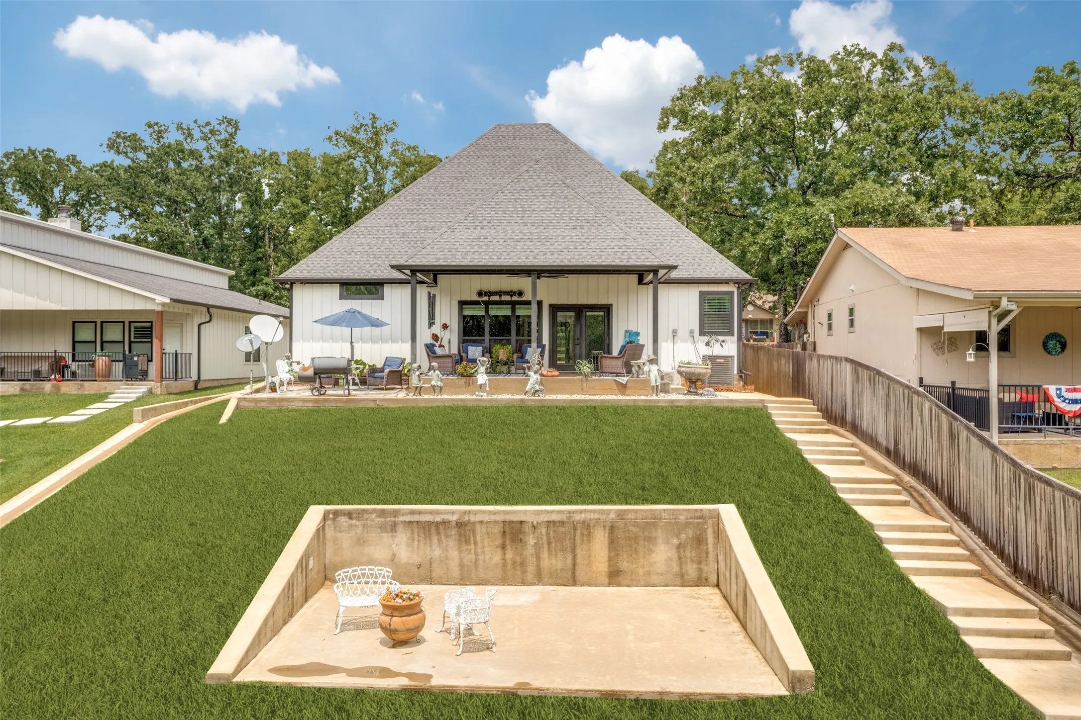Single Family Residence For Sale in Henderson County , 109 Autumn Wood Trail, Gun Barrel City, Texas 75156, 4 Bedroom, 2 Bathroom, 2 Garage spaces, 1,915 Sqft, built in 2022, mls#21275972, Real Estate Agent in Gun Barrel City, Homes For Sale in Henderson county, Homes For Sale in Gun Barrel City, Realtor in Gun Barrel City Texas, Real Estate Brokerage Independent Realty Texas, Luminita Cordes Realtor