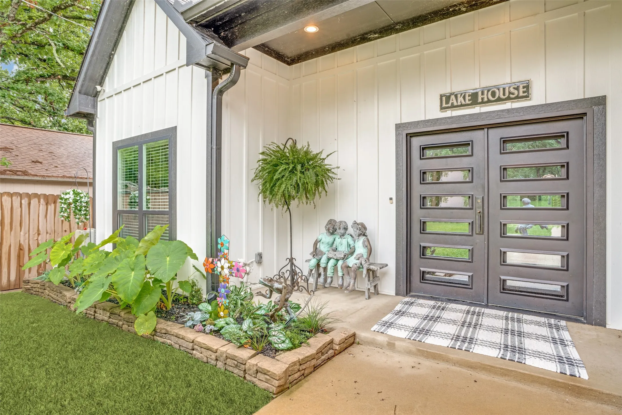Single Family Residence For Sale in Henderson County , 109 Autumn Wood Trail, Gun Barrel City, Texas 75156, 4 Bedroom, 2 Bathroom, 2 Garage spaces, 1,915 Sqft, built in 2022, mls#21275972, Real Estate Agent in Gun Barrel City, Homes For Sale in Henderson county, Homes For Sale in Gun Barrel City, Realtor in Gun Barrel City Texas, Real Estate Brokerage Independent Realty Texas, Luminita Cordes Realtor