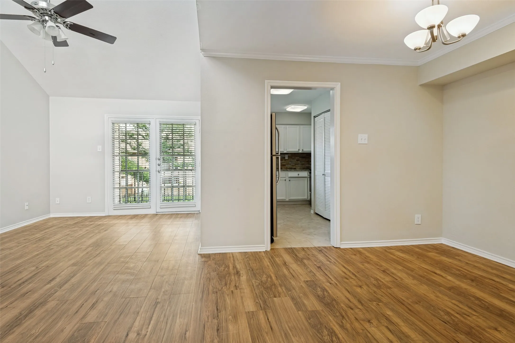 Condominium For Sale in Dallas County , 16301 Ledgemont Lane 277, Addison, Texas 75001, 1 Bedroom, 1 Bathroom, Garage spaces, 746 Sqft, built in 1982, mls#21296468, Real Estate Agent in Addison, Homes For Sale in Dallas county, Homes For Sale in Addison, Realtor in Addison Texas, Real Estate Brokerage Independent Realty Texas, Luminita Cordes Realtor
