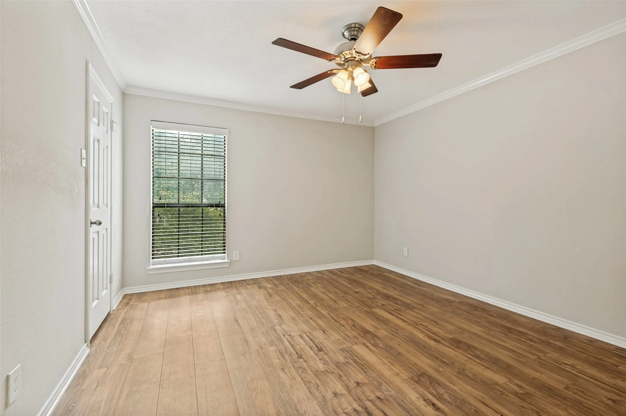 Condominium For Sale in Dallas County , 16301 Ledgemont Lane 277, Addison, Texas 75001, 1 Bedroom, 1 Bathroom, Garage spaces, 746 Sqft, built in 1982, mls#21296468, Real Estate Agent in Addison, Homes For Sale in Dallas county, Homes For Sale in Addison, Realtor in Addison Texas, Real Estate Brokerage Independent Realty Texas, Luminita Cordes Realtor